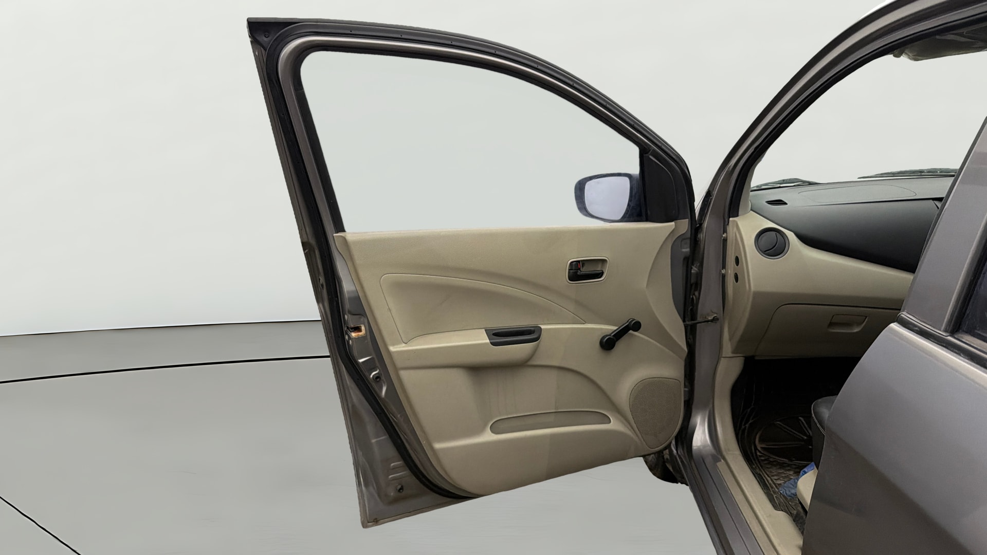 View 2015 Maruti Suzuki 1000 Base Variant Image 30 Used 2015 Maruti Suzuki 1000 Base Variant Image 30