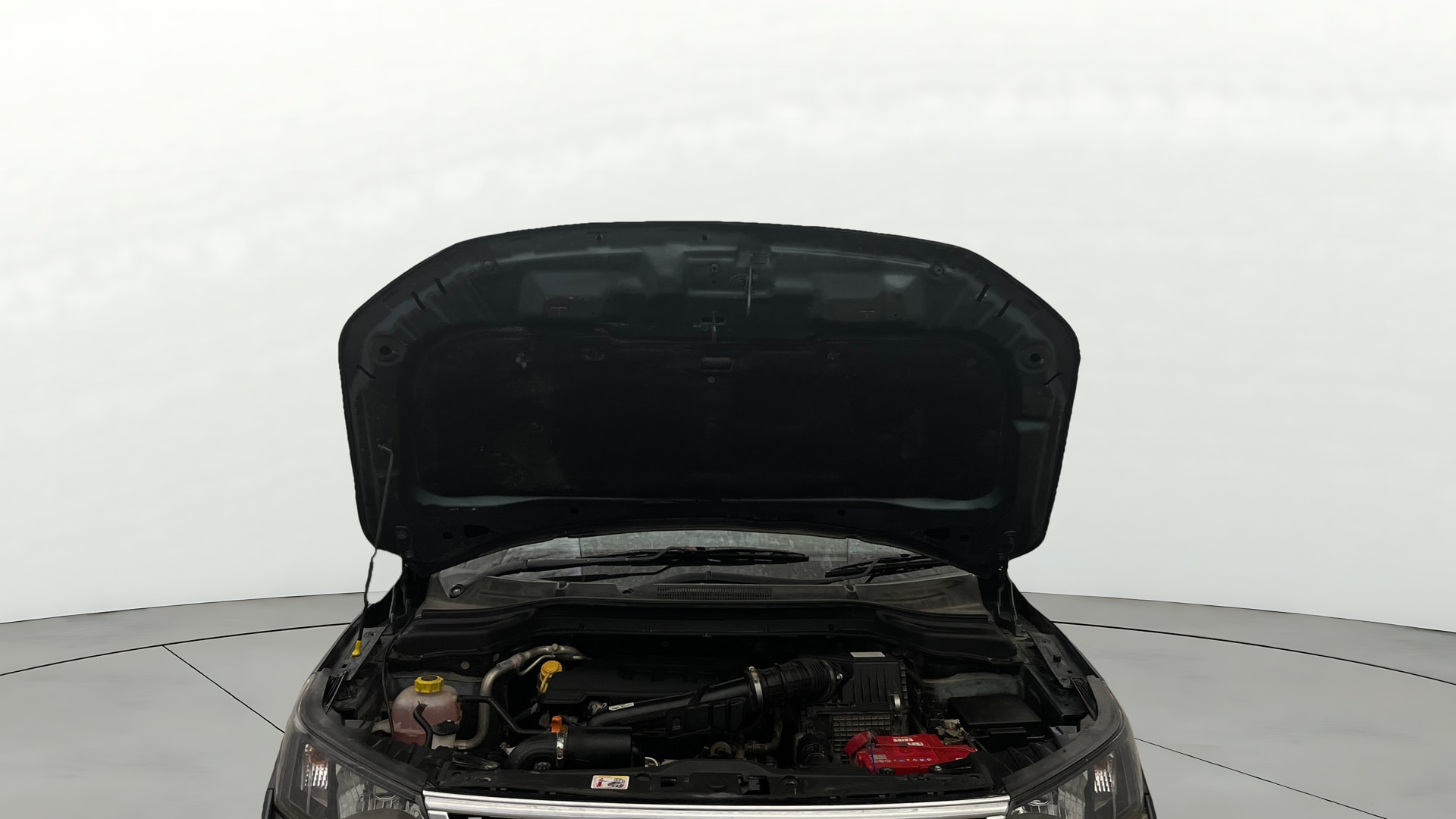 View 2024 Mahindra XUV300 W4 Petrol BS IV Image 32 Used 2024 Mahindra XUV300 W4 Petrol BS IV Image 32