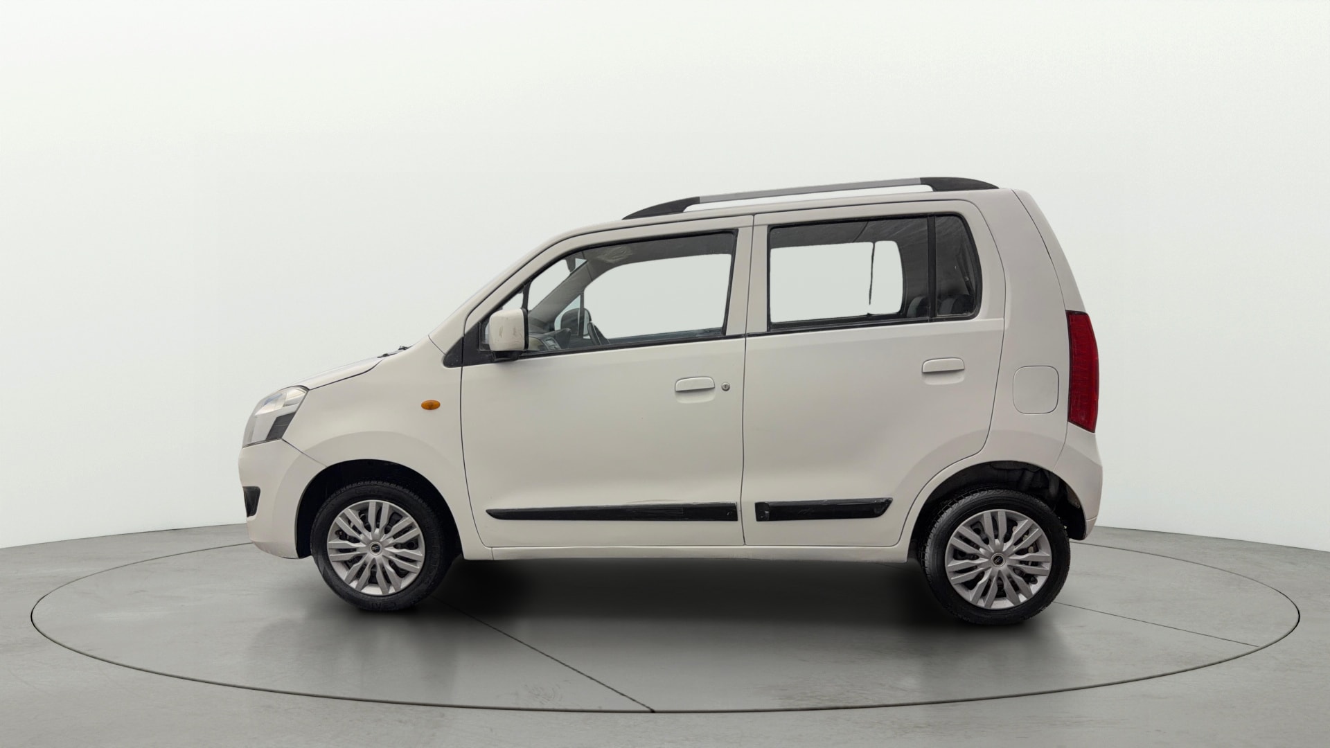 View 2018 Maruti Suzuki 1000 Base Variant Image 5 Used 2018 Maruti Suzuki 1000 Base Variant Image 5