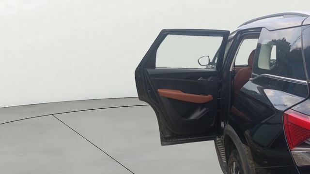 View MG Hector Plus Image 16 Used MG Hector Plus Image 16