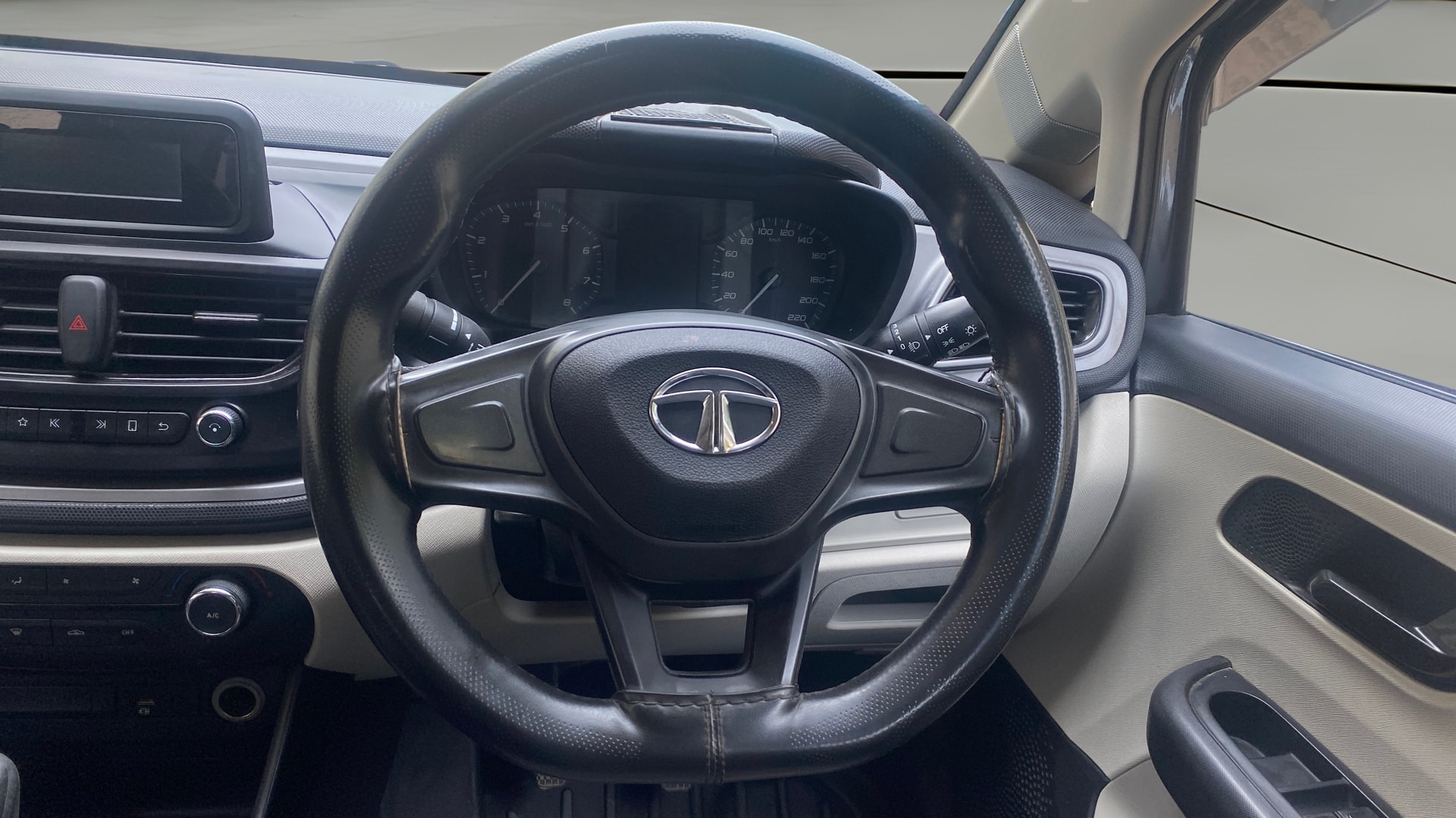 Used 2022 Tata Altroz Used 2022 Tata Altroz