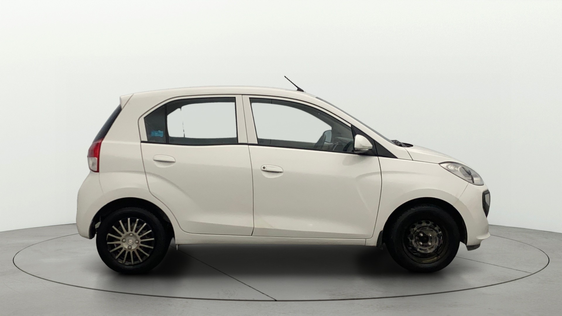 View 2019 Hyundai New Santro D-Lite Petrol Image 9 Used 2019 Hyundai New Santro D-Lite Petrol Image 9