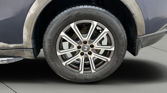 View Mahindra XUV700 Image 8 Used Mahindra XUV700 Image 8
