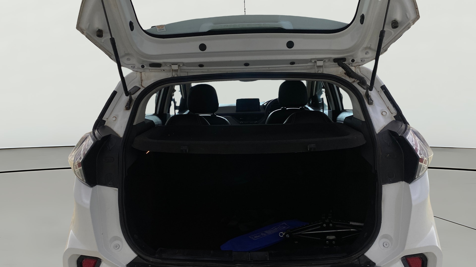 View 2022 Tata Nexon Revotron XE Image 38 Used 2022 Tata Nexon Revotron XE Image 38