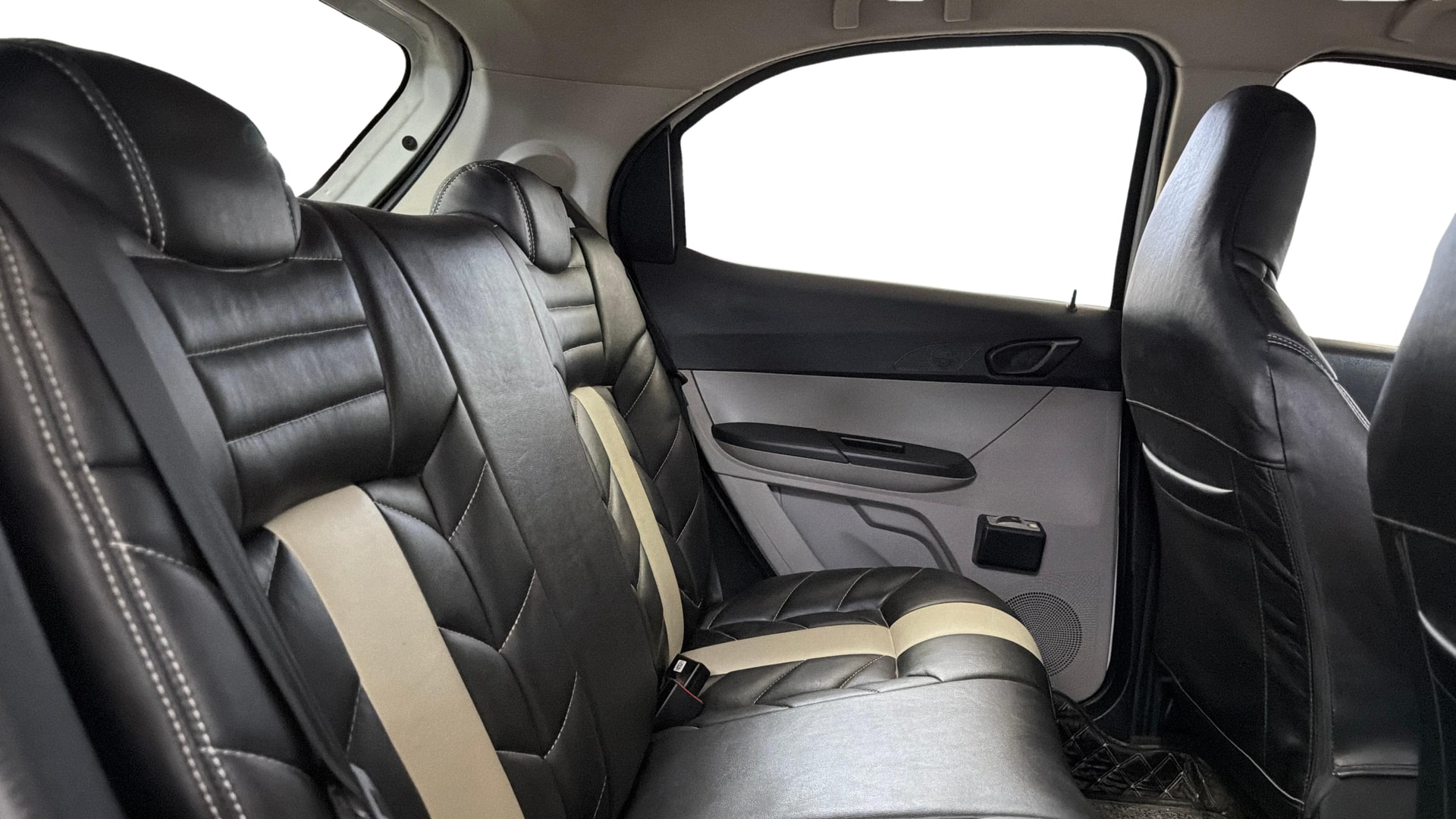 View 2018 Tata Tiago Revotorq XB Image 28 Used 2018 Tata Tiago Revotorq XB Image 28