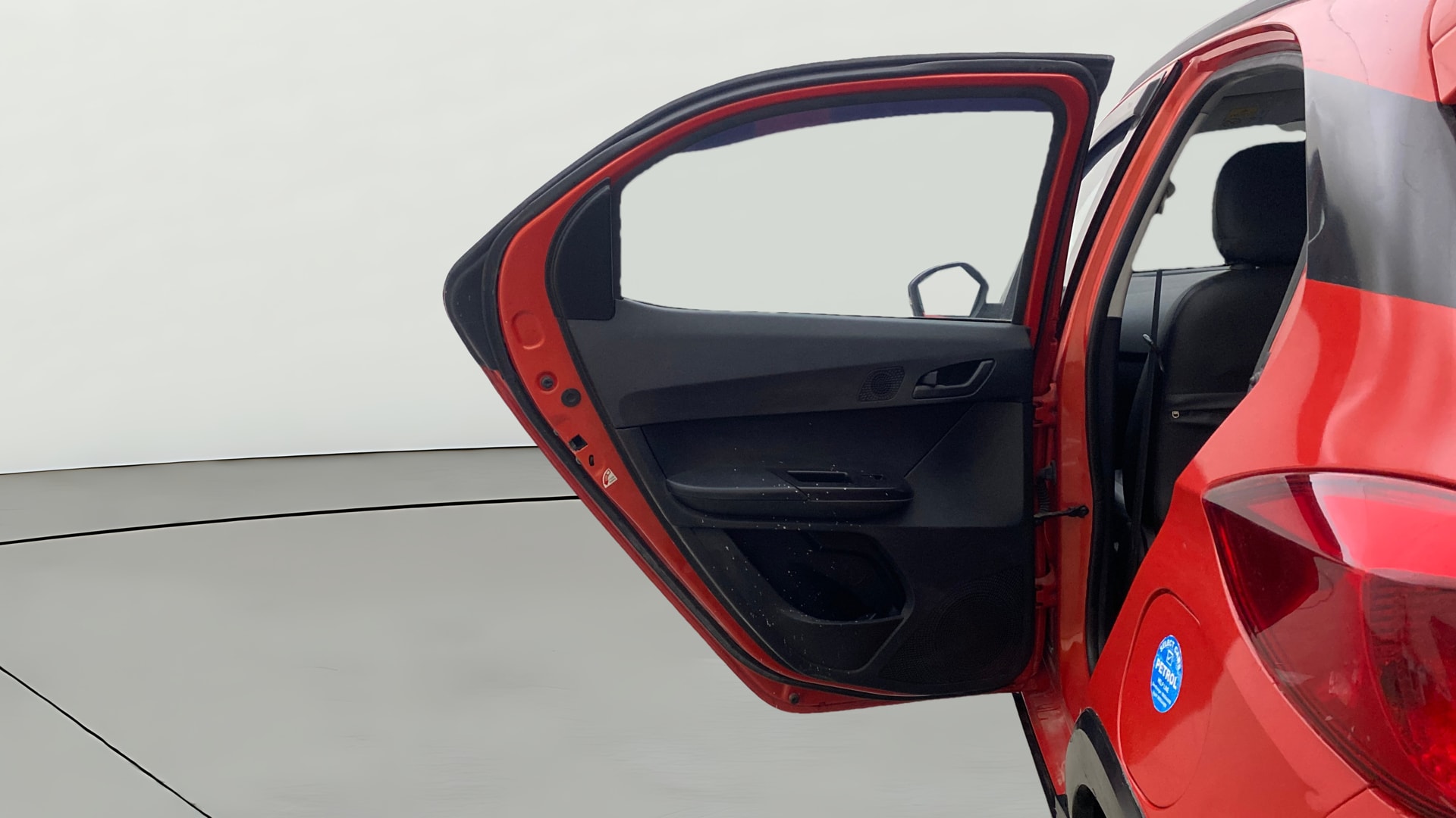 View 2022 Tata Tiago NRG XZ Revotron AMT Image 22 Used 2022 Tata Tiago NRG XZ Revotron AMT Image 22