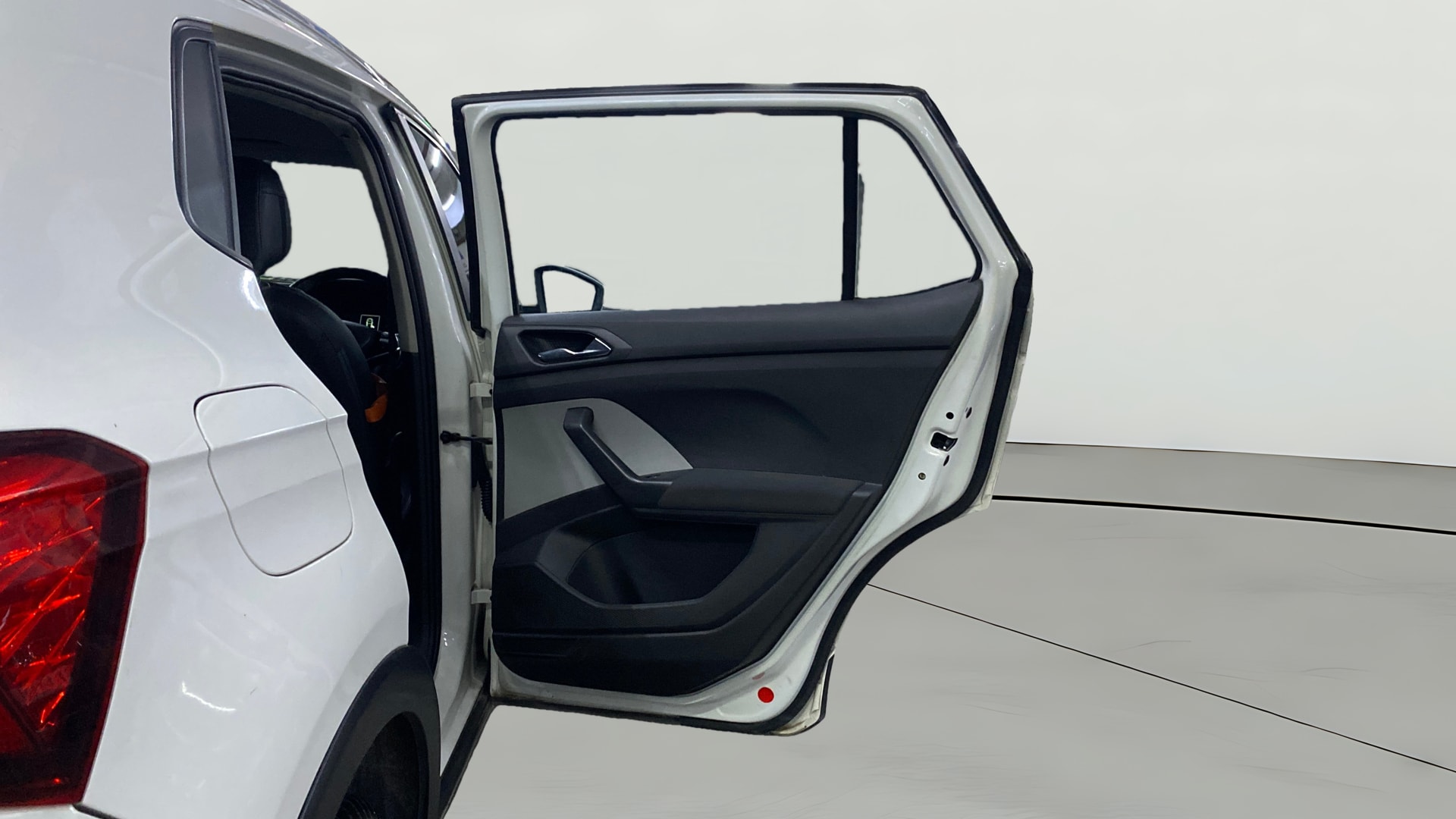 View 2021 Skoda Kushaq Ambition 1.0 TSI MT Image 5 Used 2021 Skoda Kushaq Ambition 1.0 TSI MT Image 5