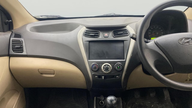 View Hyundai EON Image 17 Used Hyundai EON Image 17