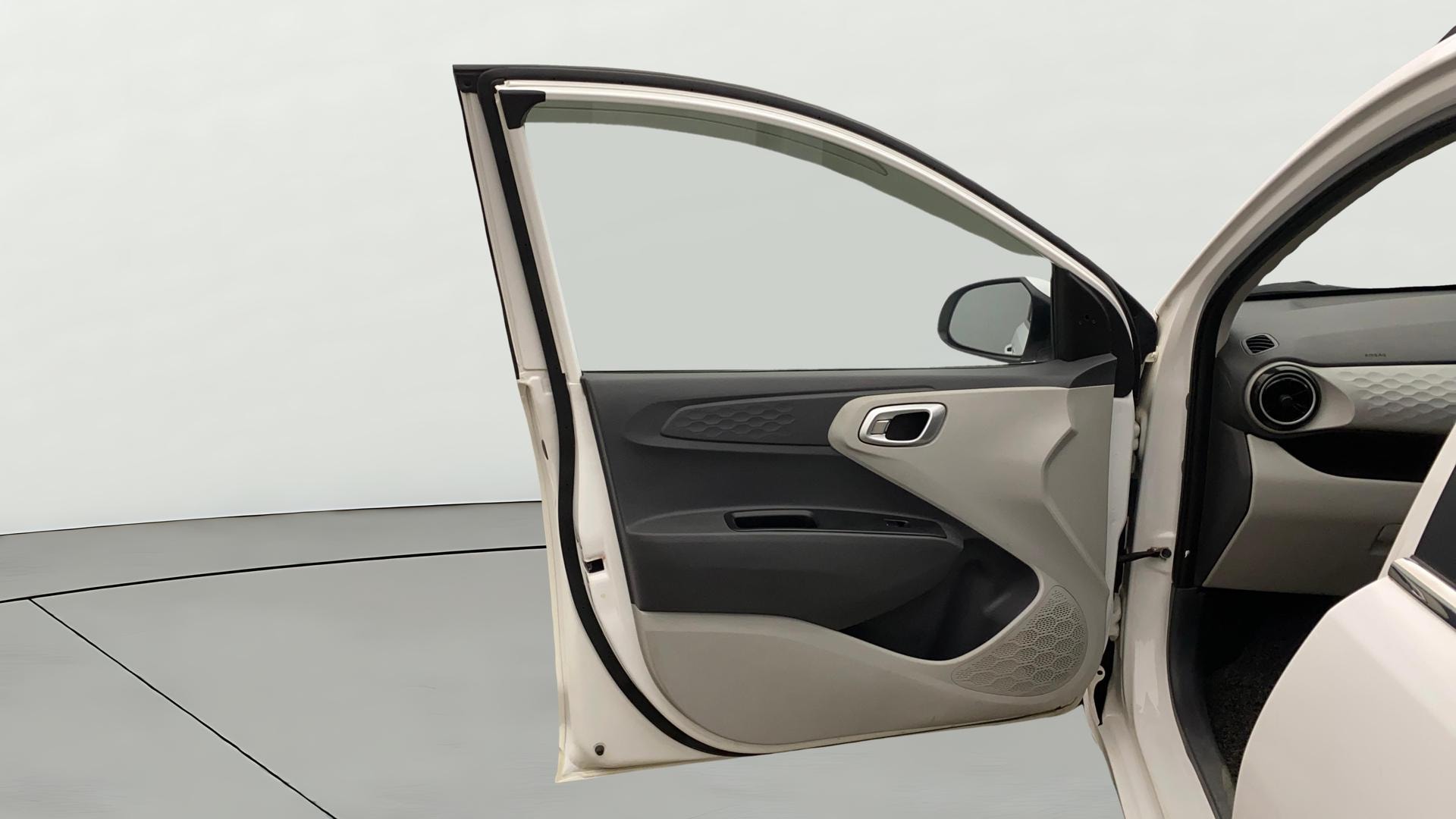 View 2023 Hyundai Grand i10 Nios Sportz Petrol Image 32 Used 2023 Hyundai Grand i10 Nios Sportz Petrol Image 32