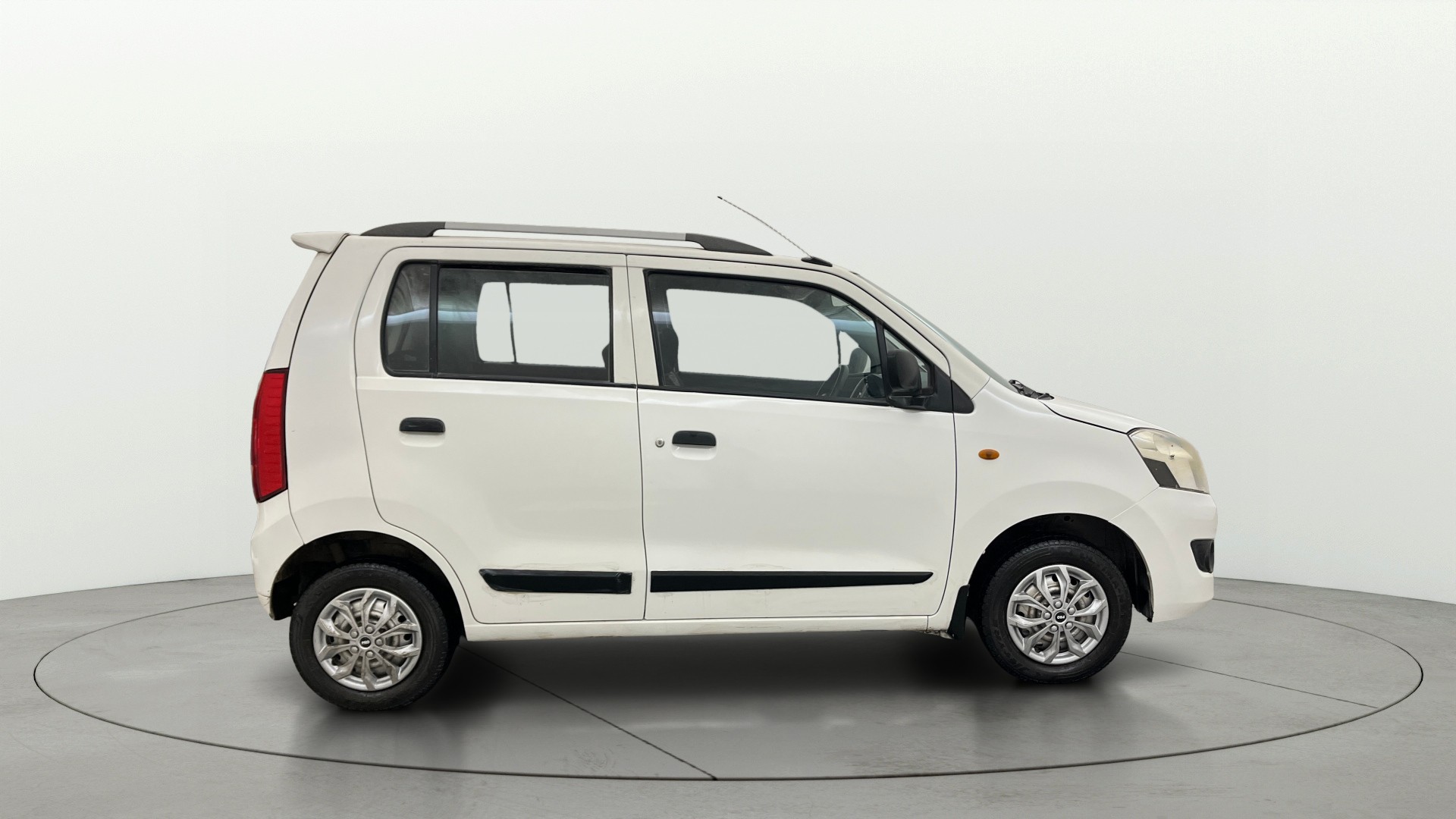 View 2015 Maruti Suzuki 1000 Base Variant Image 8 Used 2015 Maruti Suzuki 1000 Base Variant Image 8
