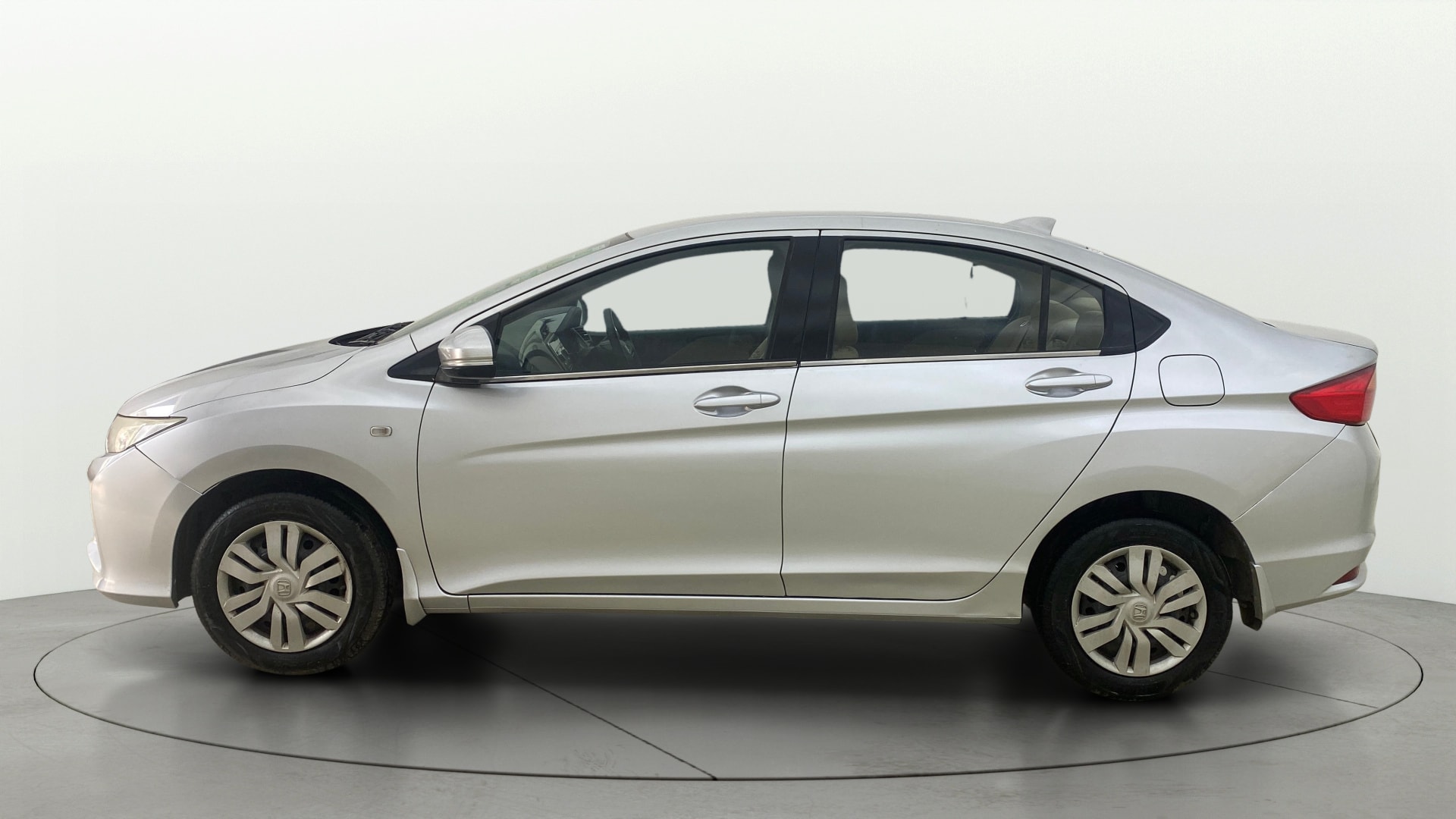 View 2015 Honda City ZX MT Diesel Anniversary Edition Image 5 Used 2015 Honda City ZX MT Diesel Anniversary Edition Image 5