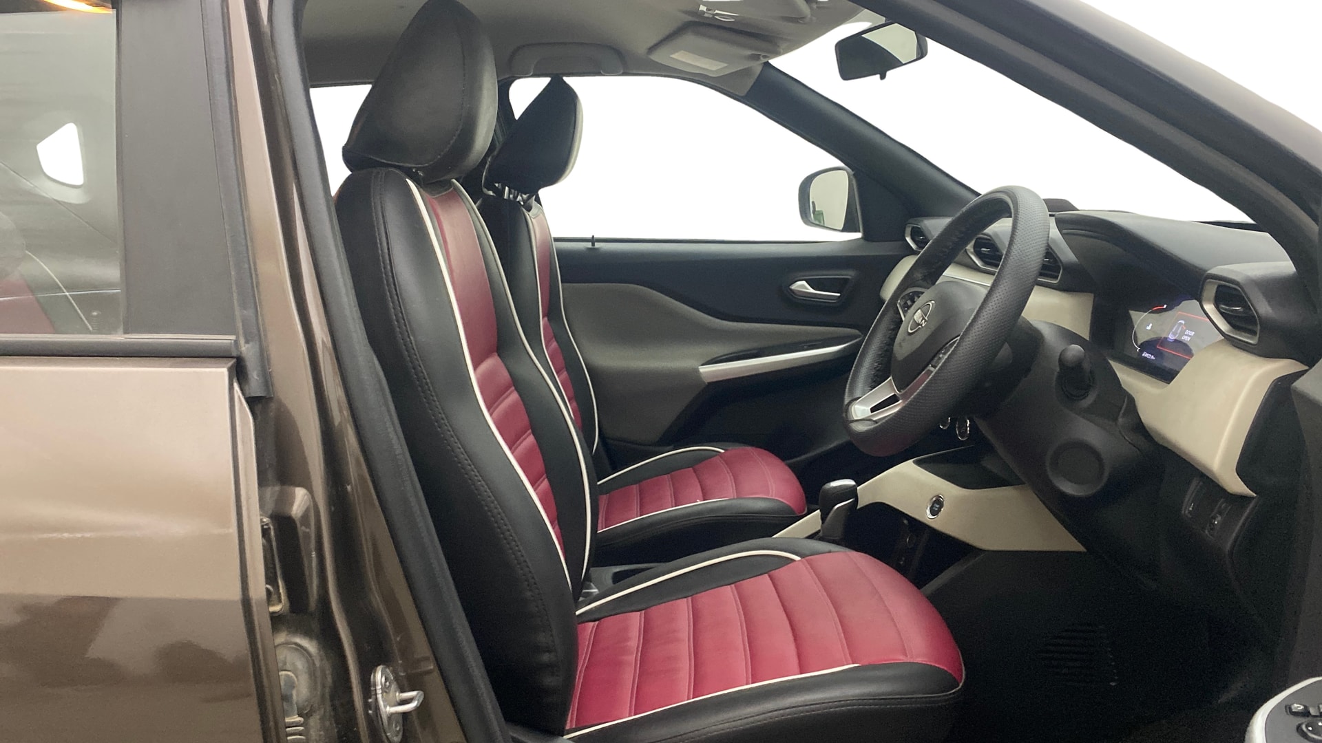 View 2022 Nissan Magnite Turbo XV CVT Image 26 Used 2022 Nissan Magnite Turbo XV CVT Image 26