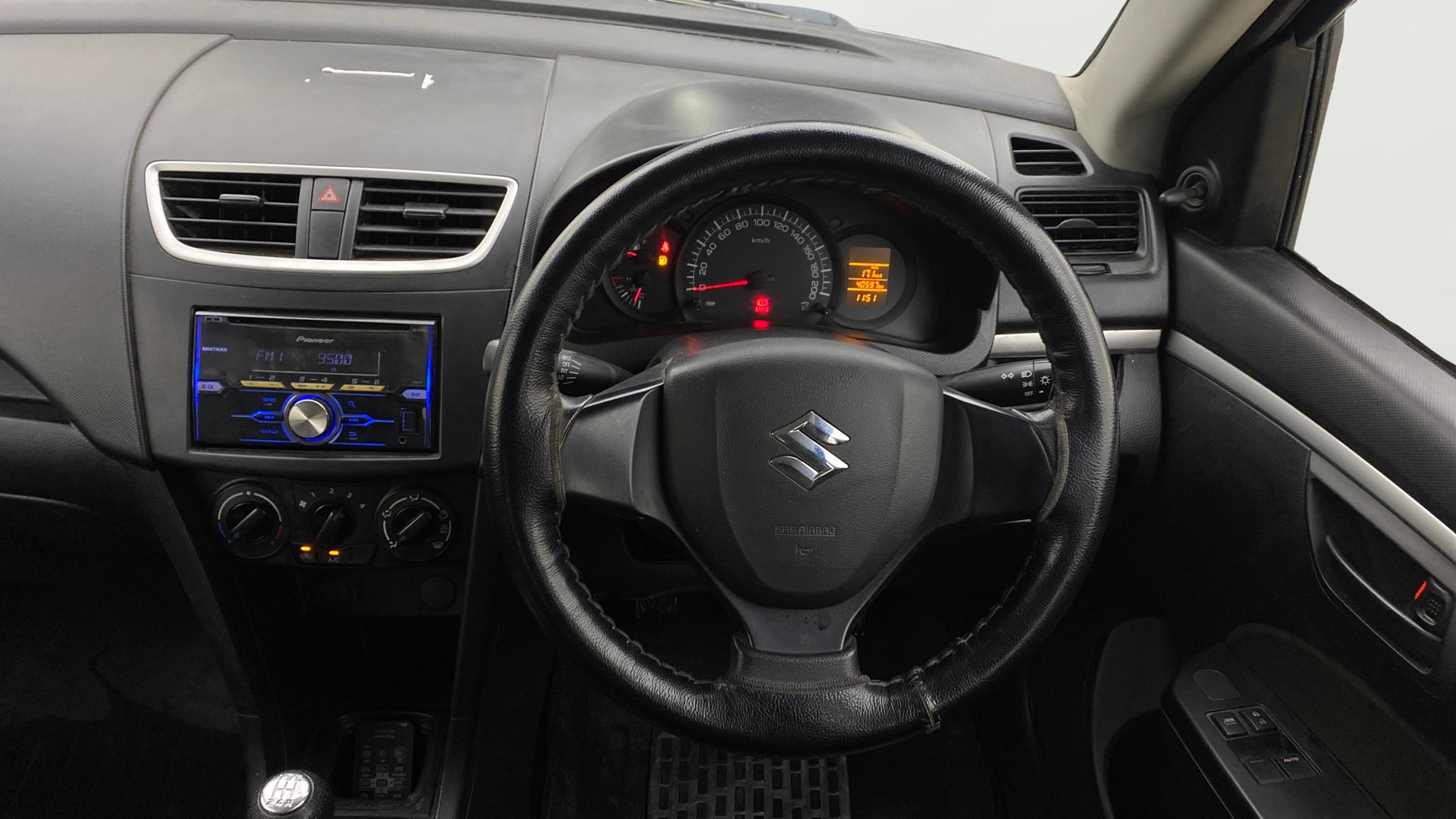View 2017 Maruti Suzuki 1000 Base Variant Image 20 Used 2017 Maruti Suzuki 1000 Base Variant Image 20