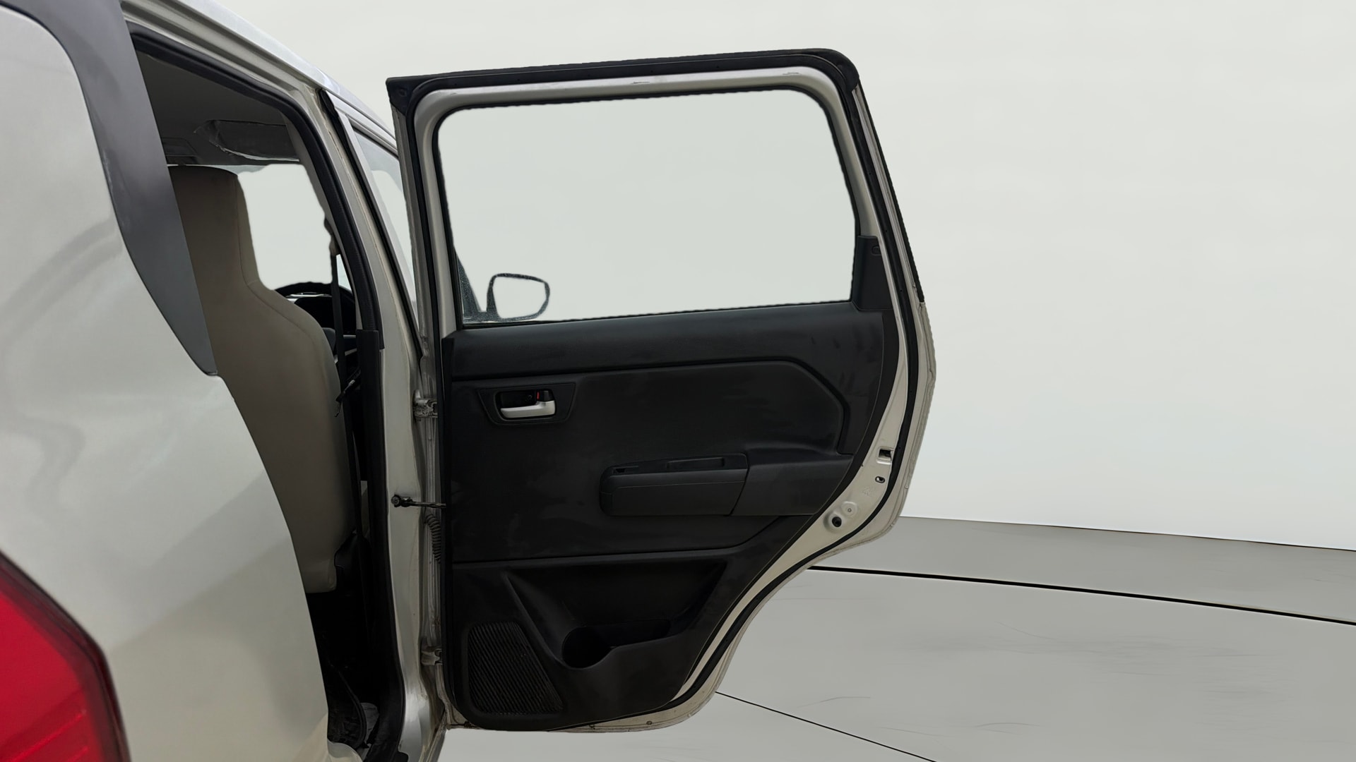 View 2022 Maruti Suzuki 1000 Base Variant Image 5 Used 2022 Maruti Suzuki 1000 Base Variant Image 5