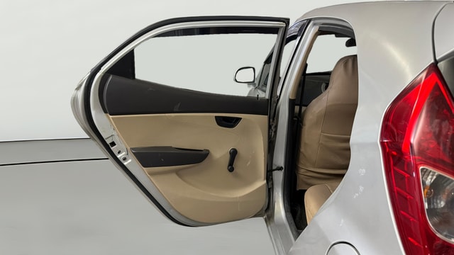 View Hyundai EON Image 22 Used Hyundai EON Image 22
