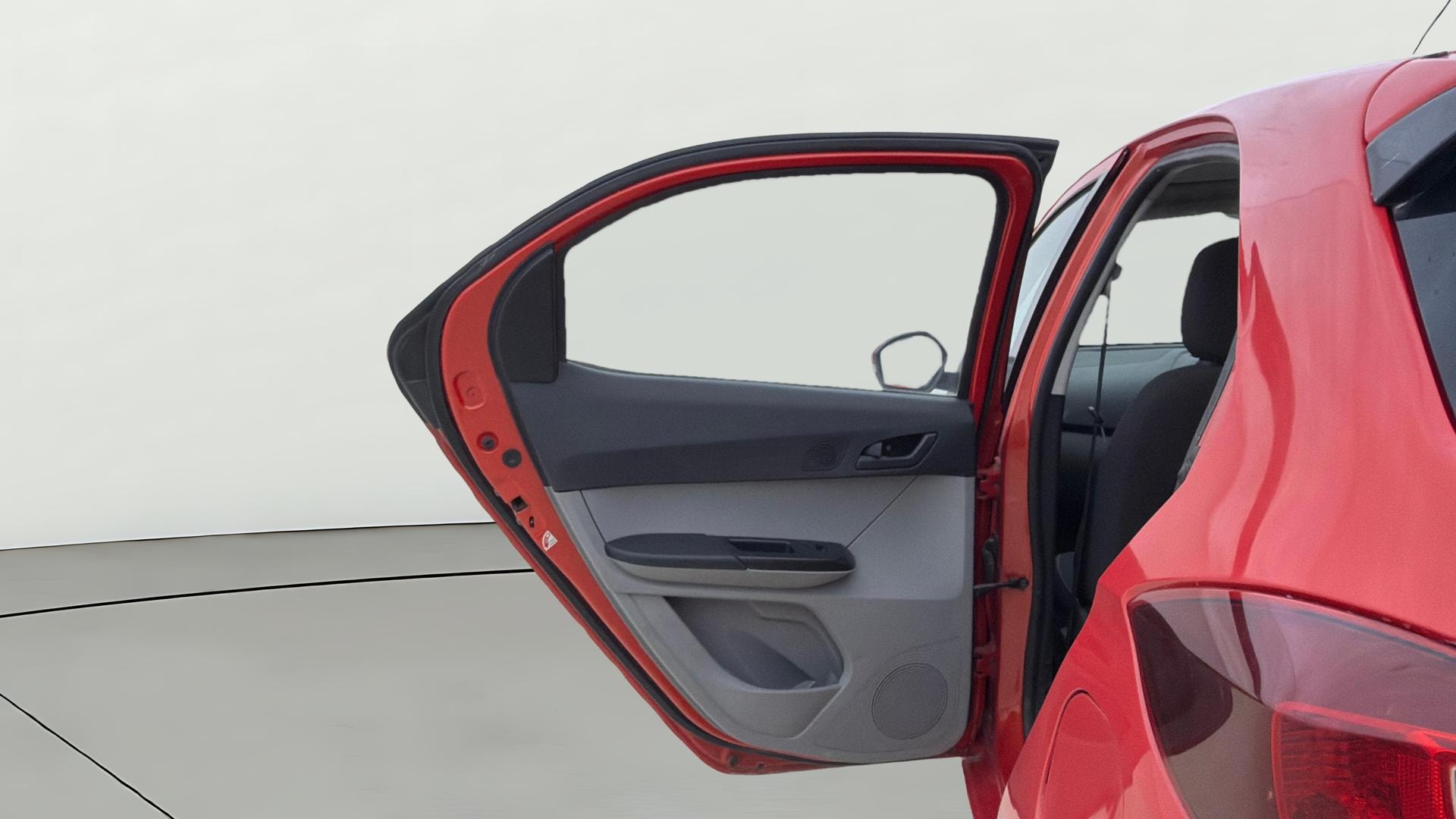 View 2021 Tata Tiago Revotorq XB Image 22 Used 2021 Tata Tiago Revotorq XB Image 22