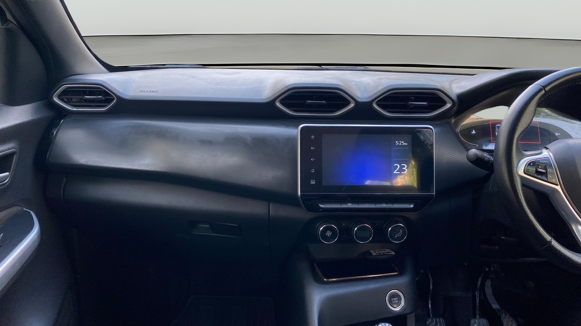 View 2023 Nissan Magnite XV Premium Image 18 Used 2023 Nissan Magnite XV Premium Image 18