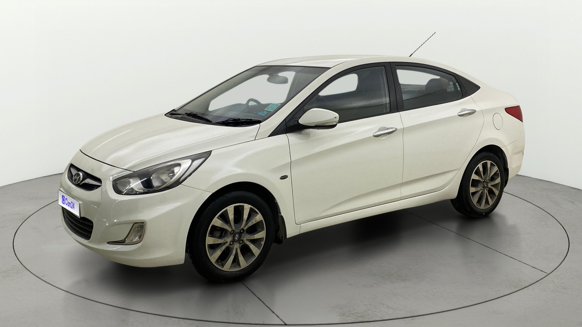 View 2014 Hyundai Fluidic Verna 1.6 VTVT SX Image 35 Used 2014 Hyundai Fluidic Verna 1.6 VTVT SX Image 35