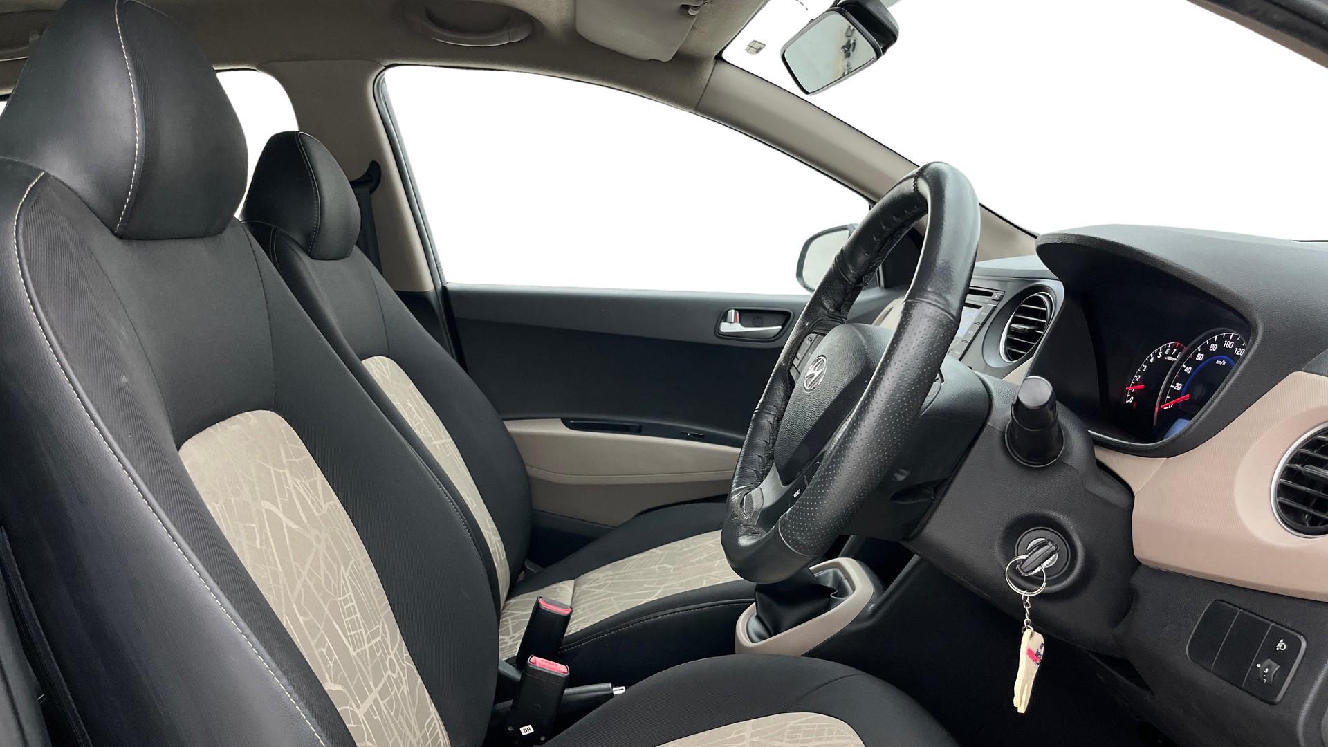 View 2016 Hyundai Grand i10 Sportz 1.2 Kappa Image 26 Used 2016 Hyundai Grand i10 Sportz 1.2 Kappa Image 26