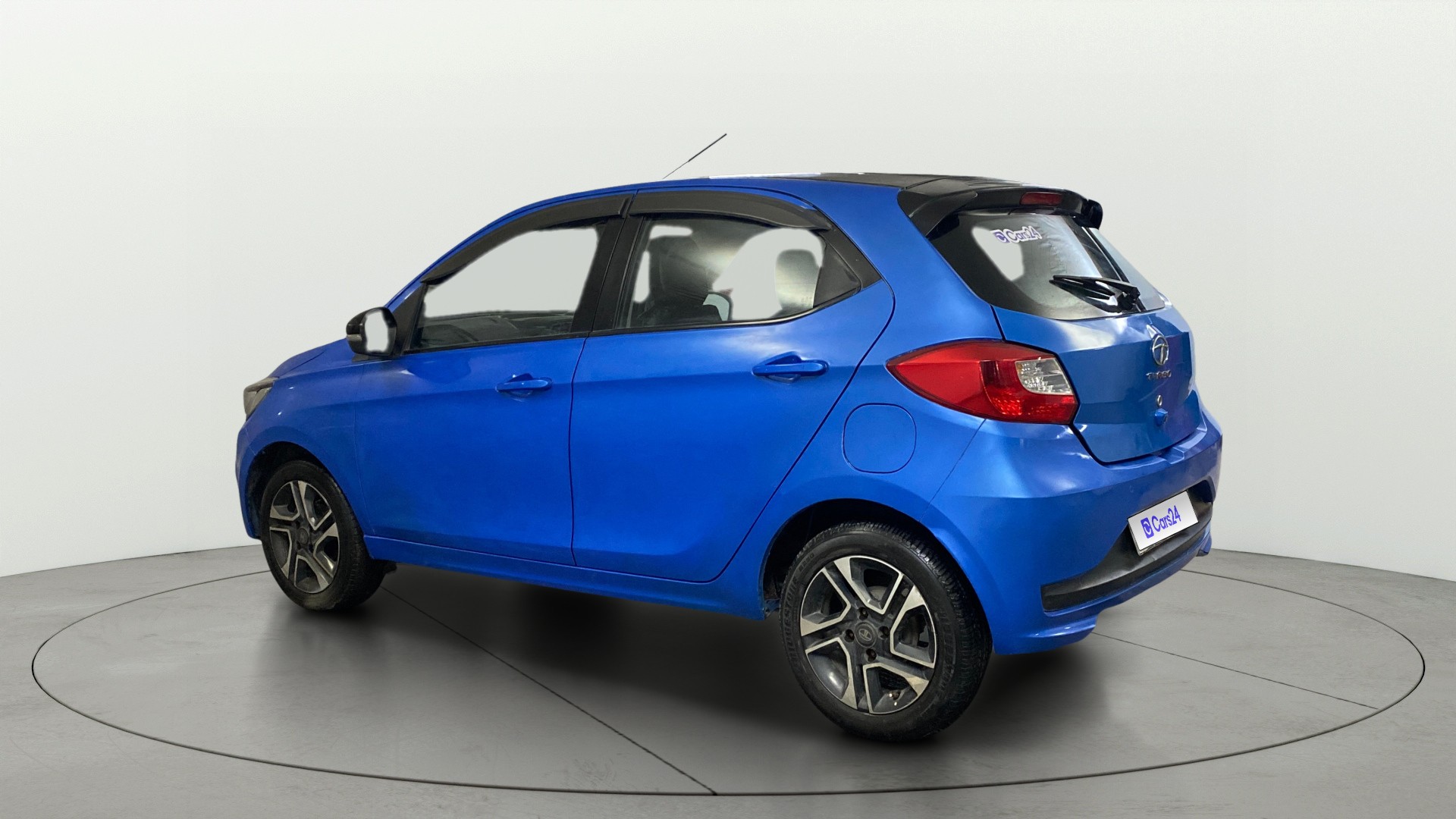 View 2020 Tata Tiago Revotorq XB Image 2 Used 2020 Tata Tiago Revotorq XB Image 2