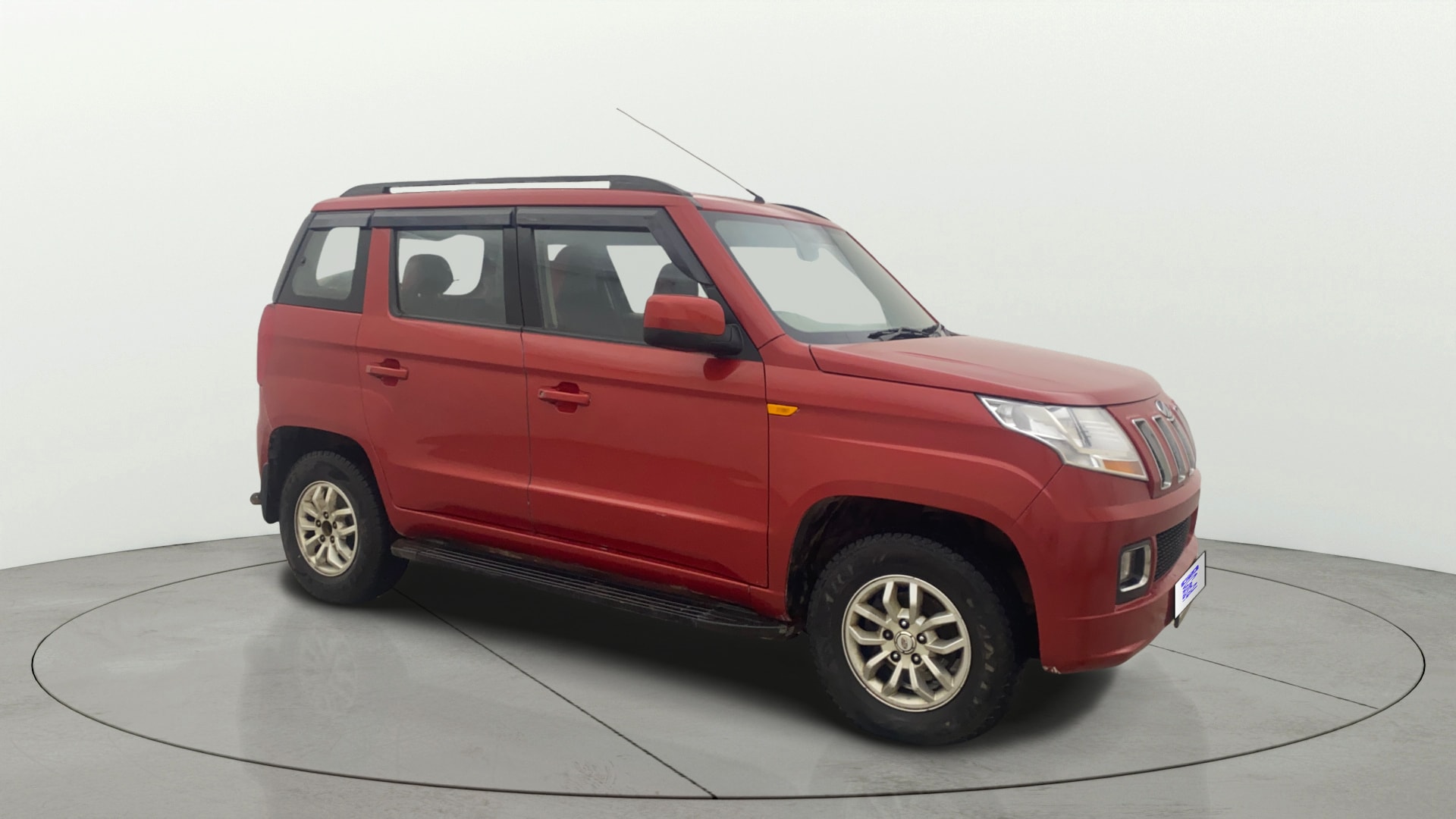View 2017 Mahindra TUV300 T8 AMT Image 22 Used 2017 Mahindra TUV300 T8 AMT Image 22