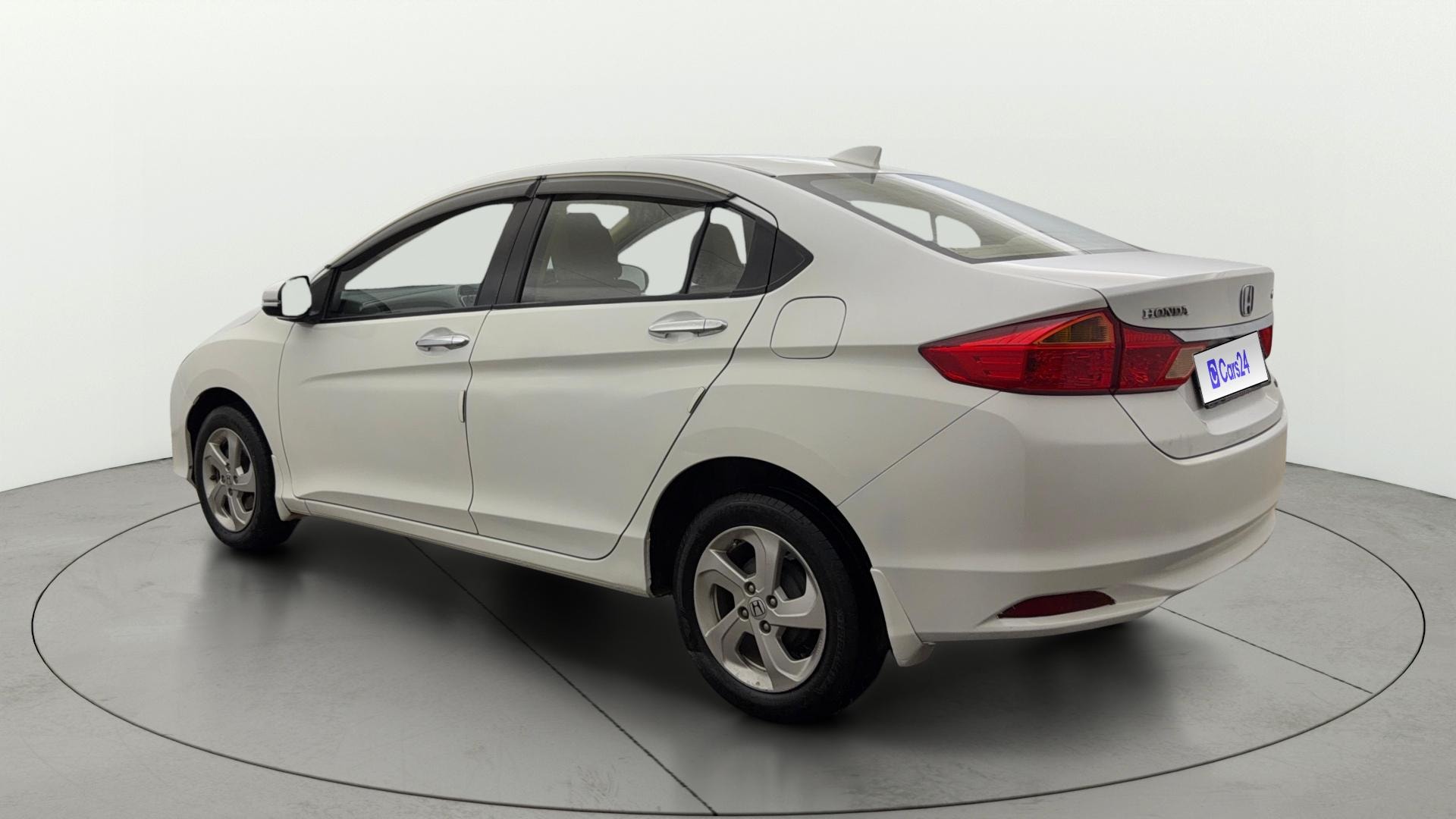 View 2016 Honda City ZX MT Diesel Anniversary Edition Image 2 Used 2016 Honda City ZX MT Diesel Anniversary Edition Image 2