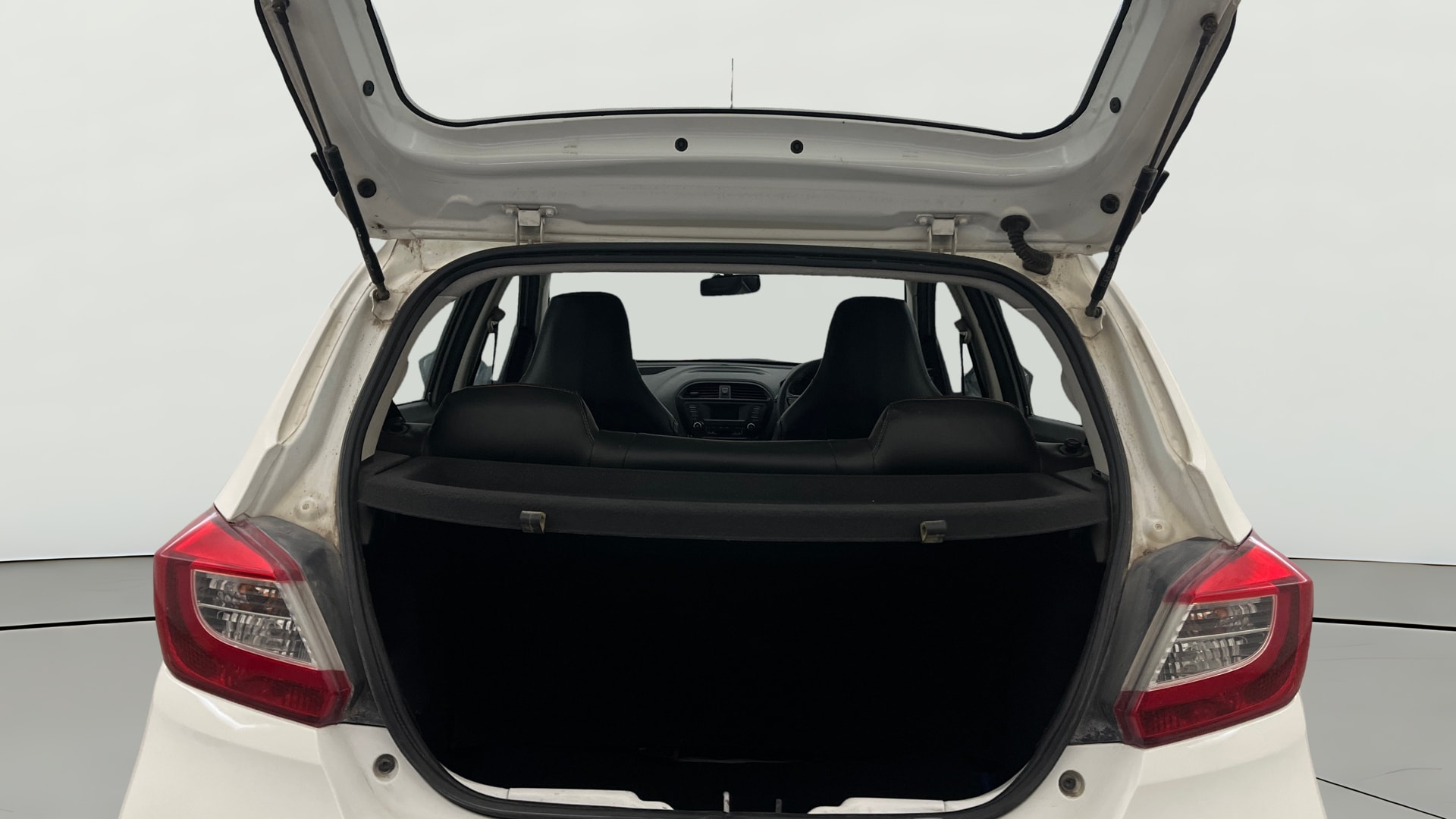 View 2018 Tata Tiago Revotorq XB Image 36 Used 2018 Tata Tiago Revotorq XB Image 36