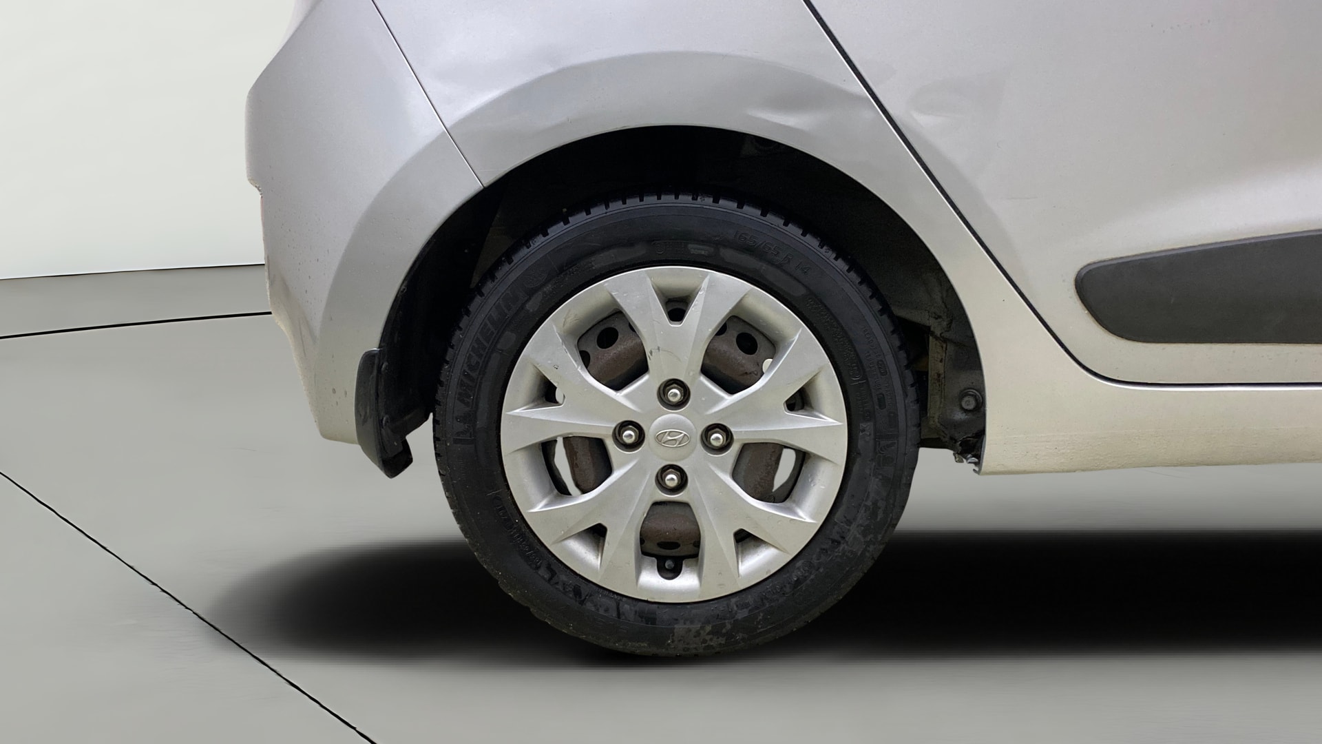 View 2015 Hyundai Grand i10 Sportz 1.2 Kappa Image 23 Used 2015 Hyundai Grand i10 Sportz 1.2 Kappa Image 23