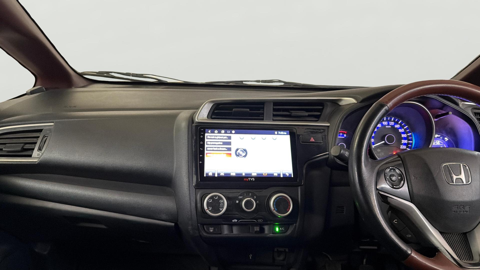 View 2017 Honda WR-V S MT Diesel Edge Edition Image 17 Used 2017 Honda WR-V S MT Diesel Edge Edition Image 17