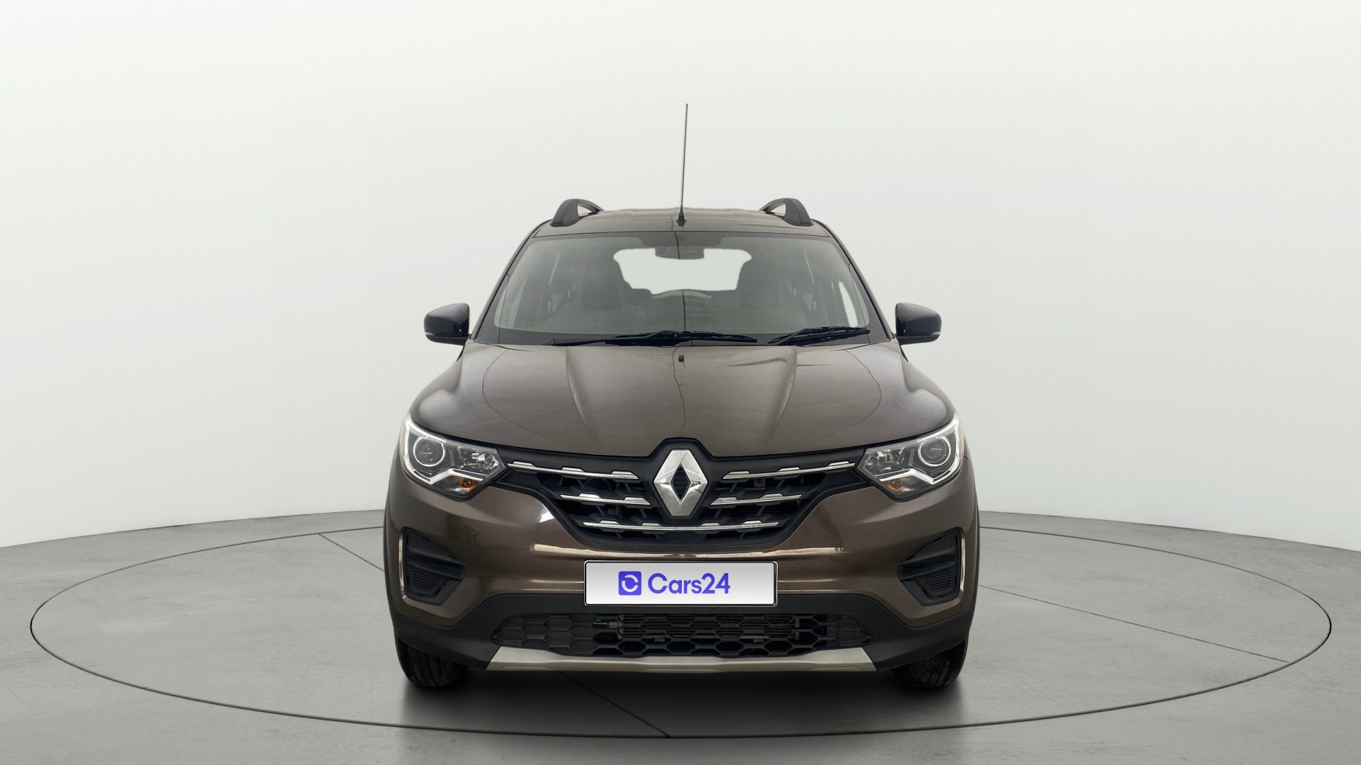 View 2024 Renault Triber RXT Image 1 Used 2024 Renault Triber RXT Image 1