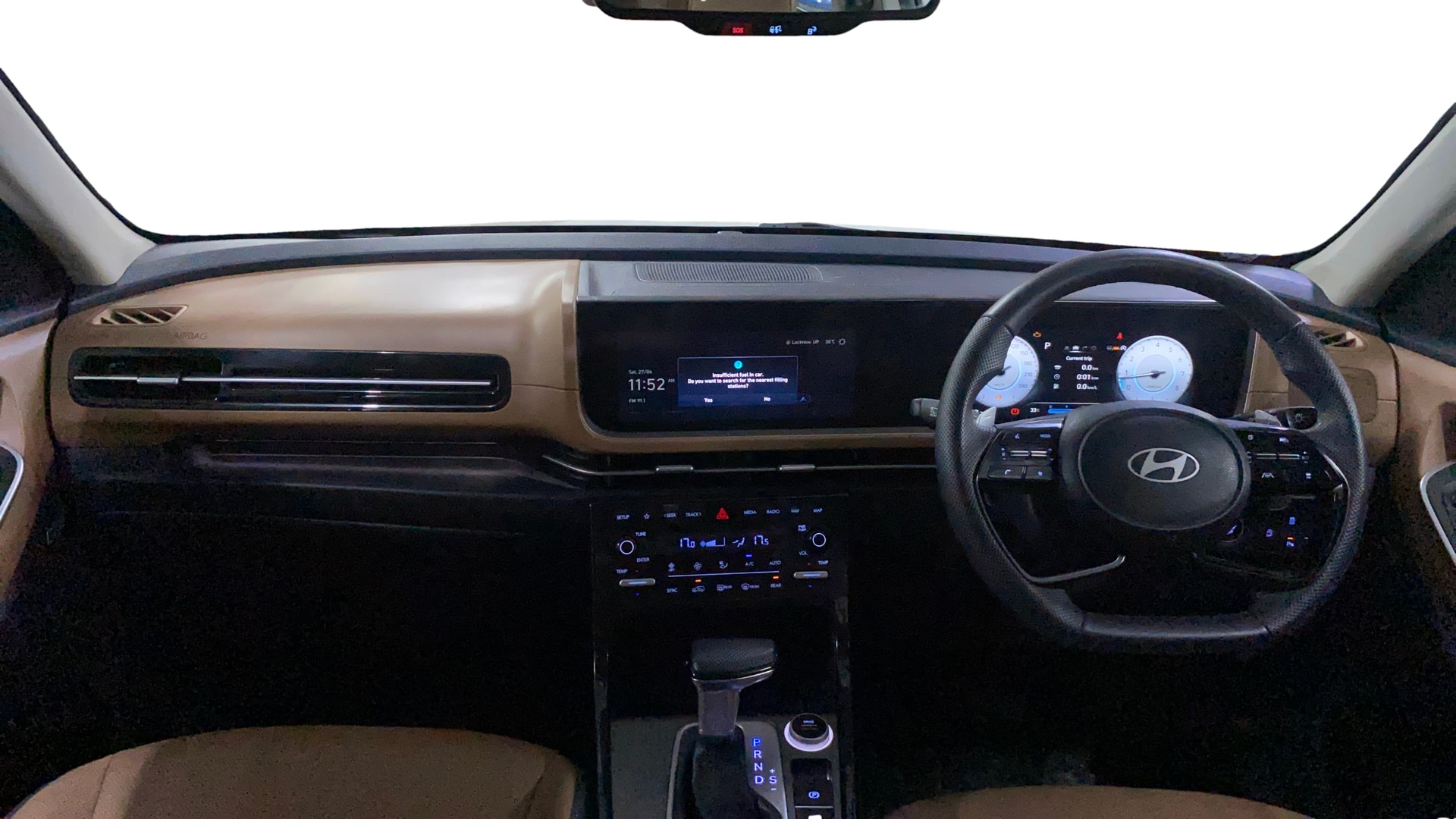 View 2024 Hyundai Alcazar Prestige 6 Seater MT Petrol Image 32 Used 2024 Hyundai Alcazar Prestige 6 Seater MT Petrol Image 32