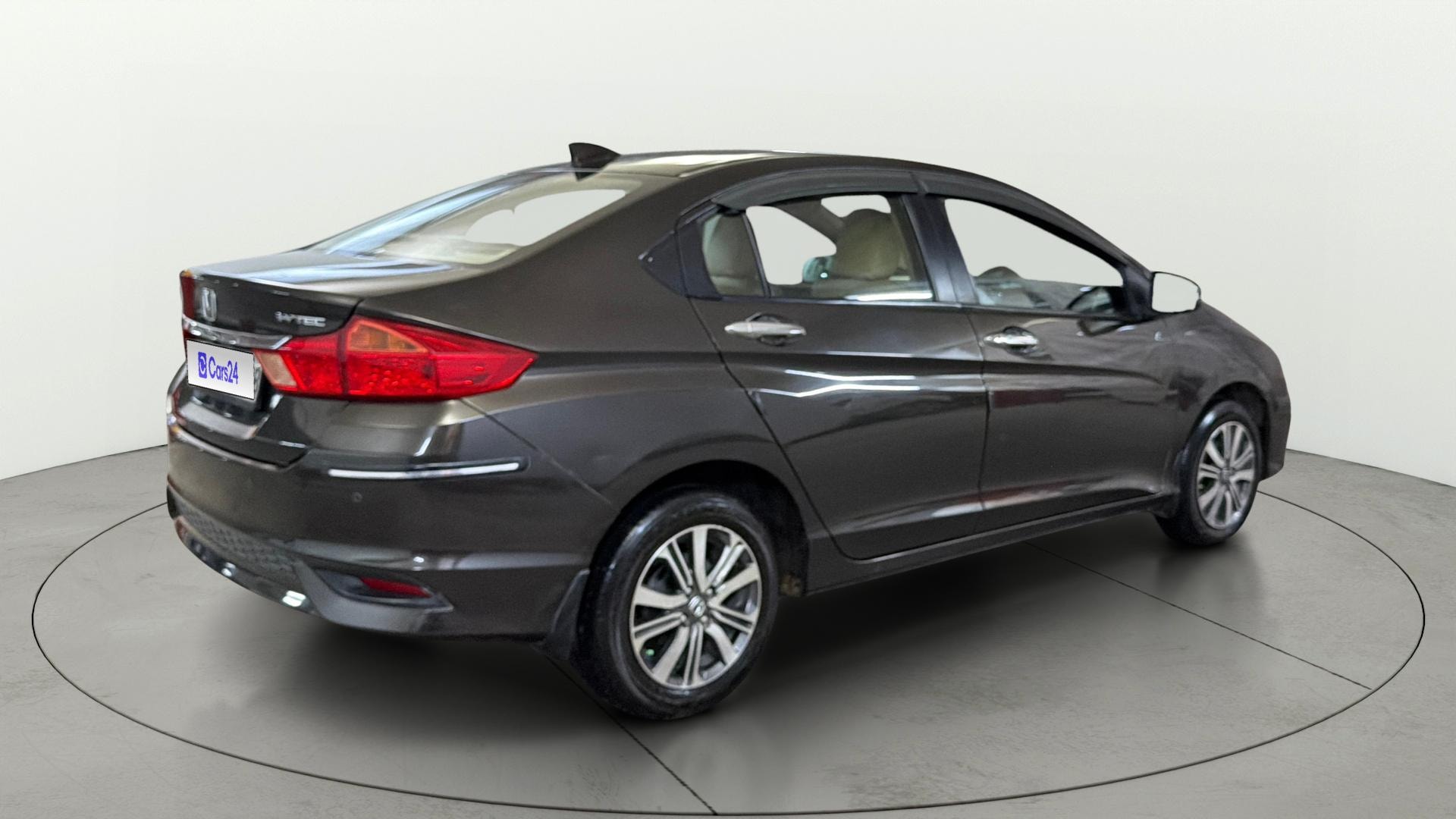 View 2021 Honda City ZX MT Diesel Anniversary Edition Image 44 Used 2021 Honda City ZX MT Diesel Anniversary Edition Image 44