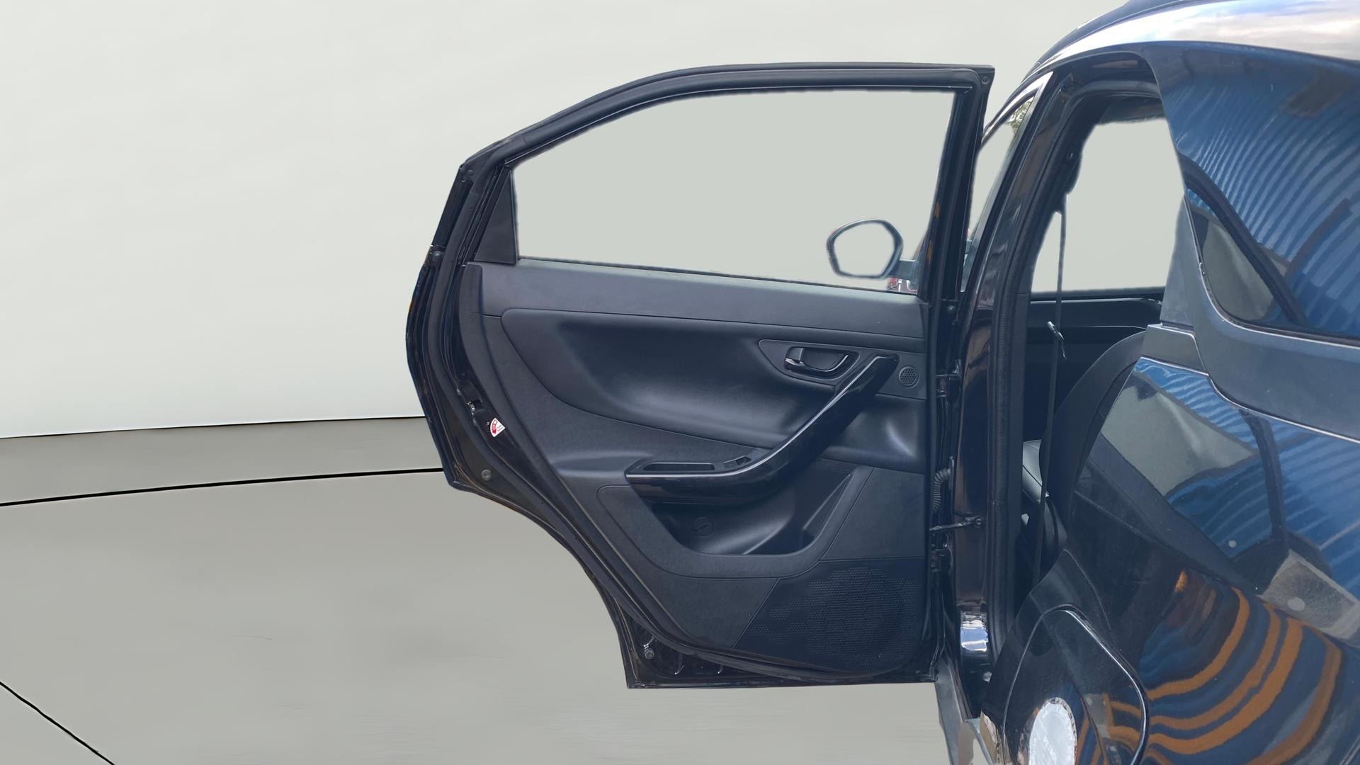 View 2022 Tata Nexon Revotron XE Image 14 Used 2022 Tata Nexon Revotron XE Image 14