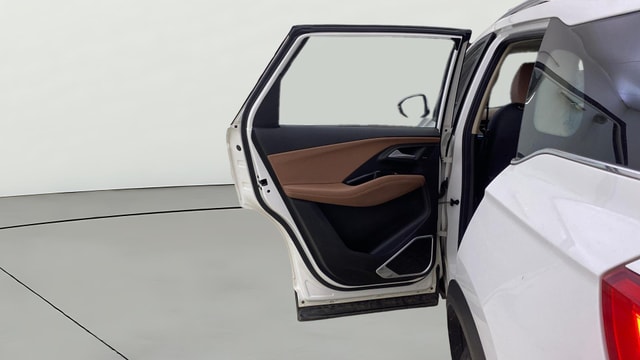 View MG Hector Plus Image 16 Used MG Hector Plus Image 16