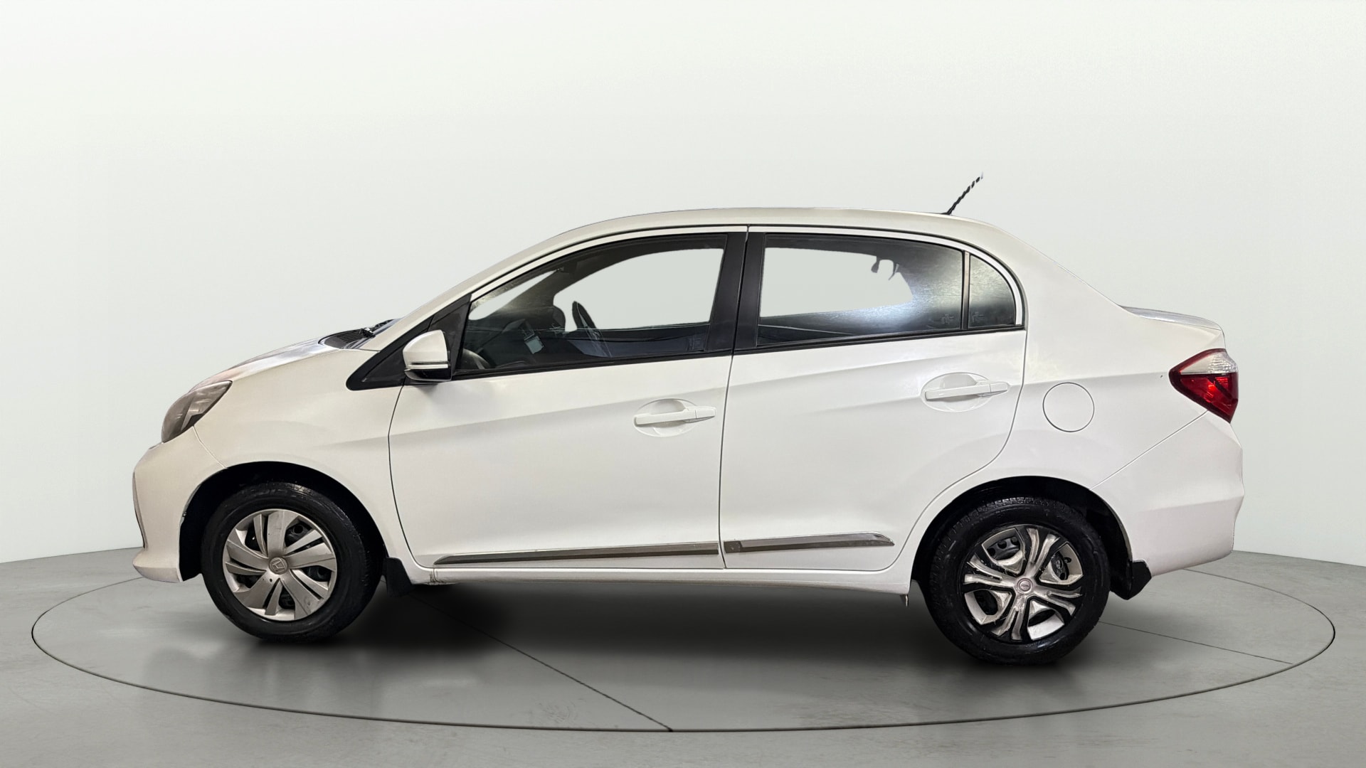 View 2016 Honda Amaze E MT Petrol BS IV Image 5 Used 2016 Honda Amaze E MT Petrol BS IV Image 5