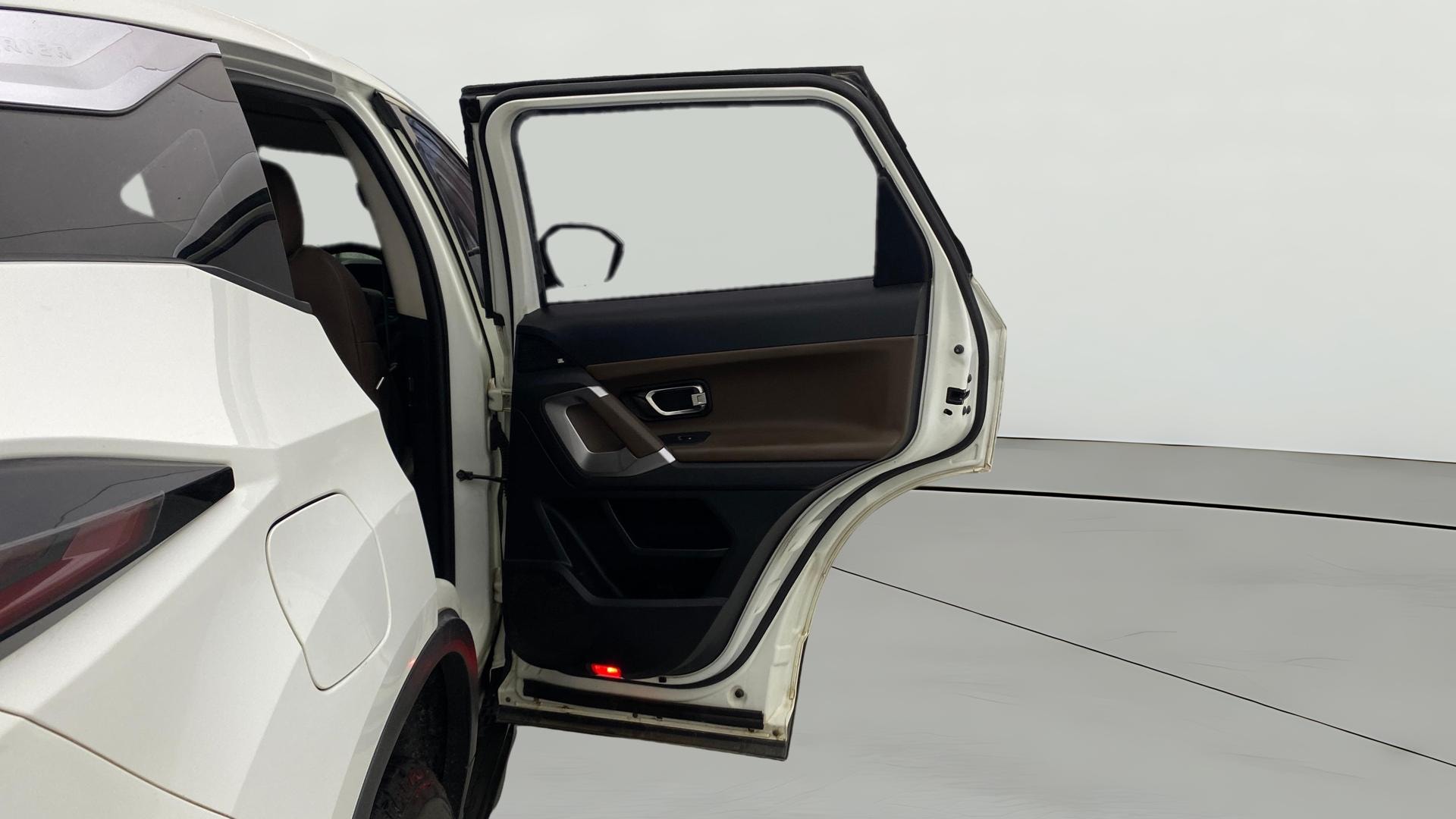 View 2019 Tata Harrier XE Image 8 Used 2019 Tata Harrier XE Image 8