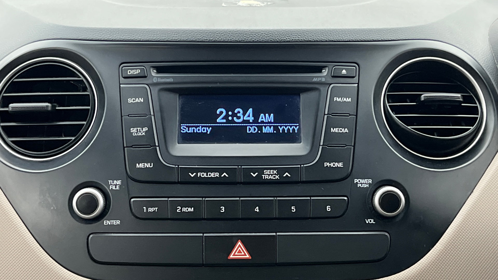 View 2014 Hyundai Grand i10 1.2 Asta Petrol Image 17 Used 2014 Hyundai Grand i10 1.2 Asta Petrol Image 17