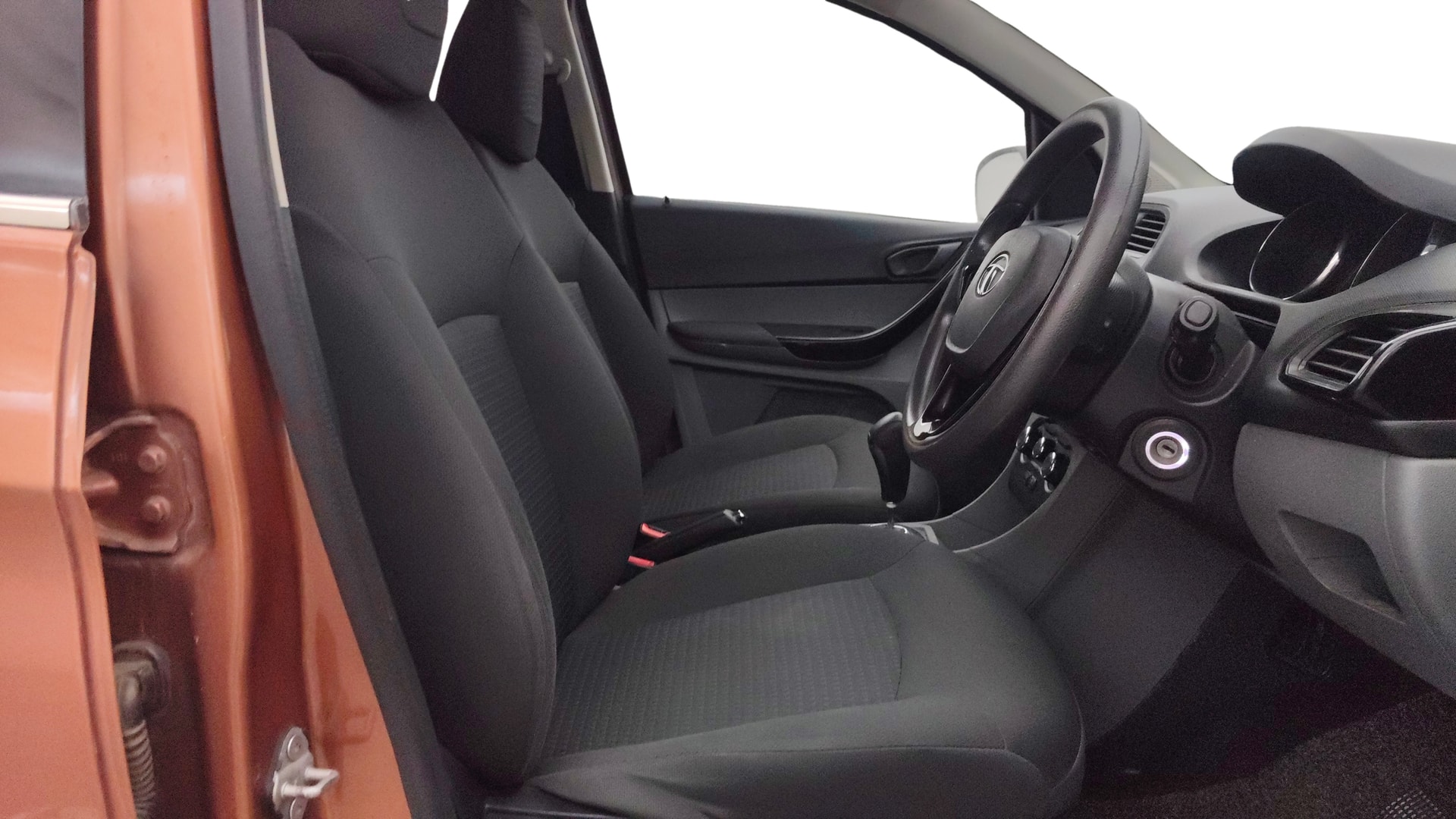 View 2018 Tata Tigor XE Diesel Image 25 Used 2018 Tata Tigor XE Diesel Image 25