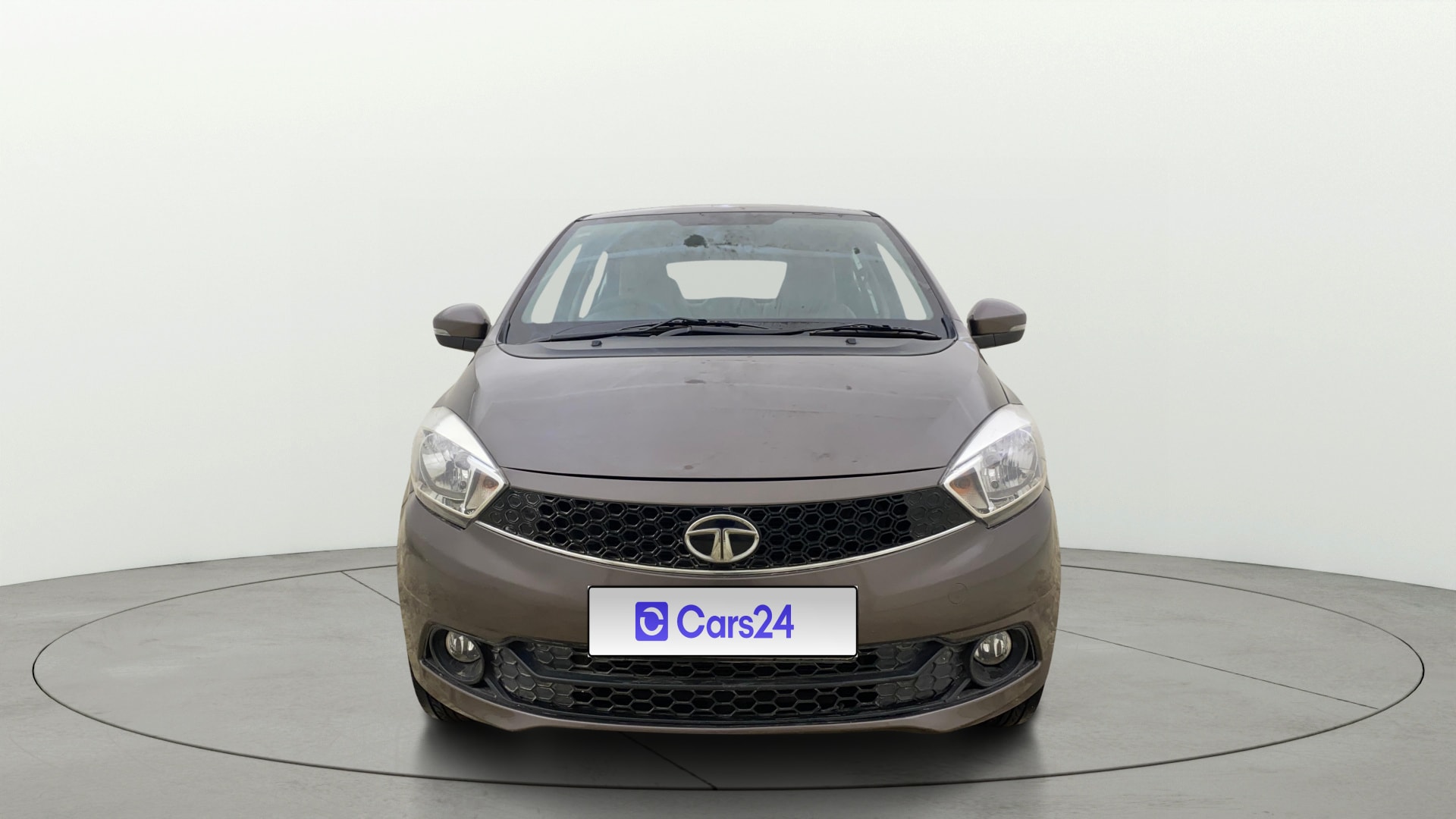 View 2018 Tata Tigor XT Petrol Image 1 Used 2018 Tata Tigor XT Petrol Image 1