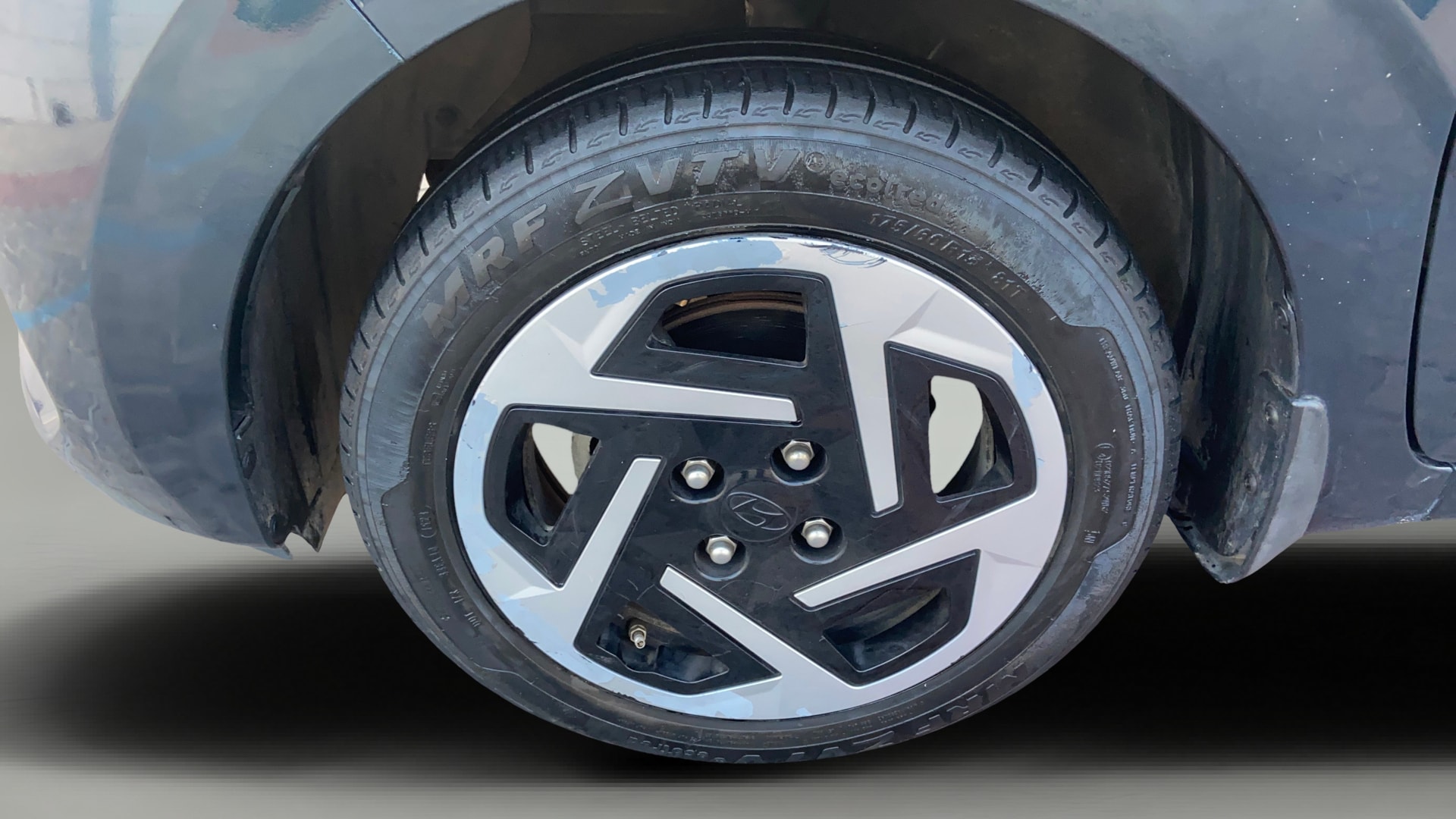 View 2023 Hyundai Grand i10 Nios Sportz Petrol AMT Image 29 Used 2023 Hyundai Grand i10 Nios Sportz Petrol AMT Image 29