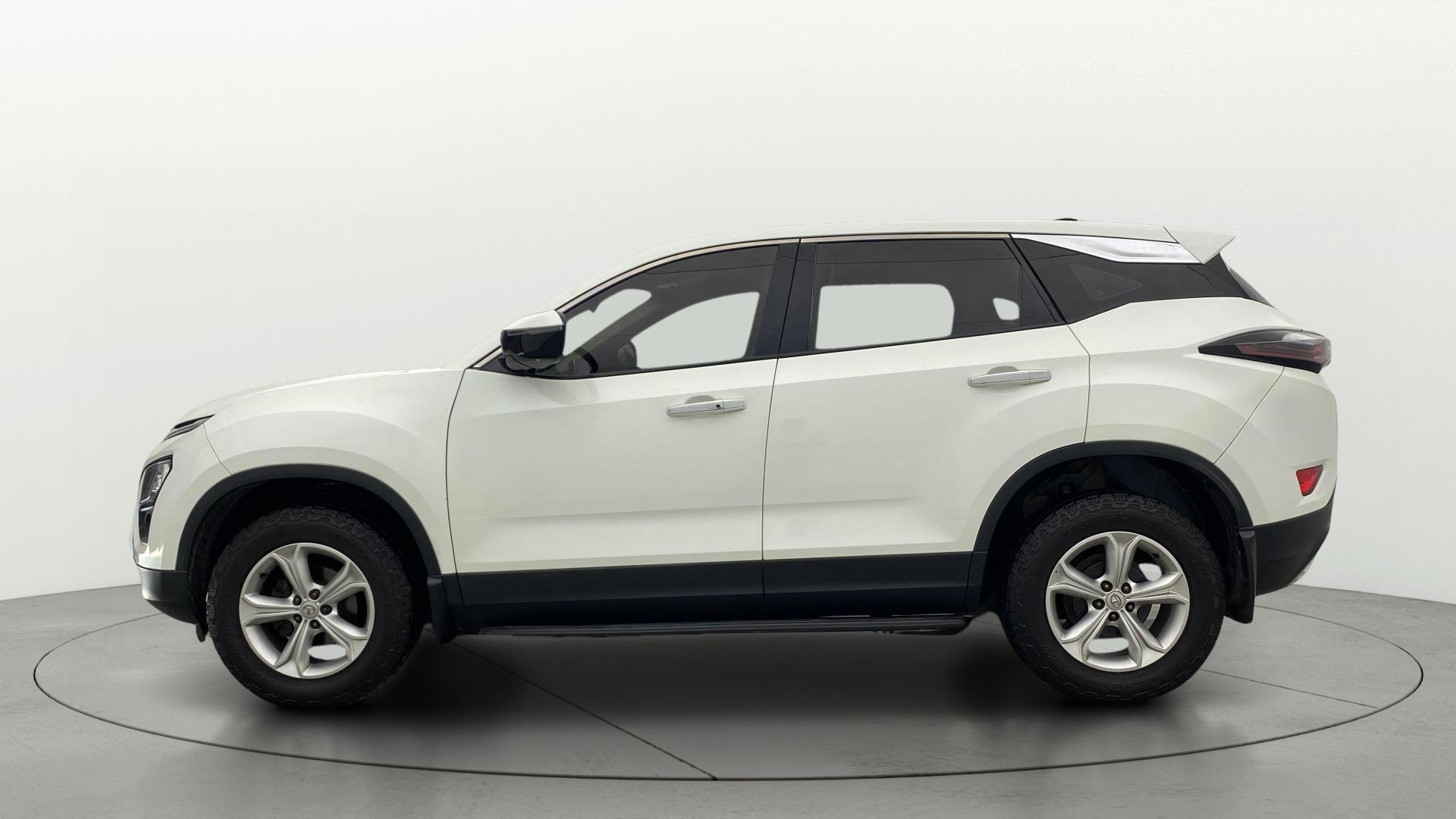 View 2019 Tata Harrier XE Image 6 Used 2019 Tata Harrier XE Image 6