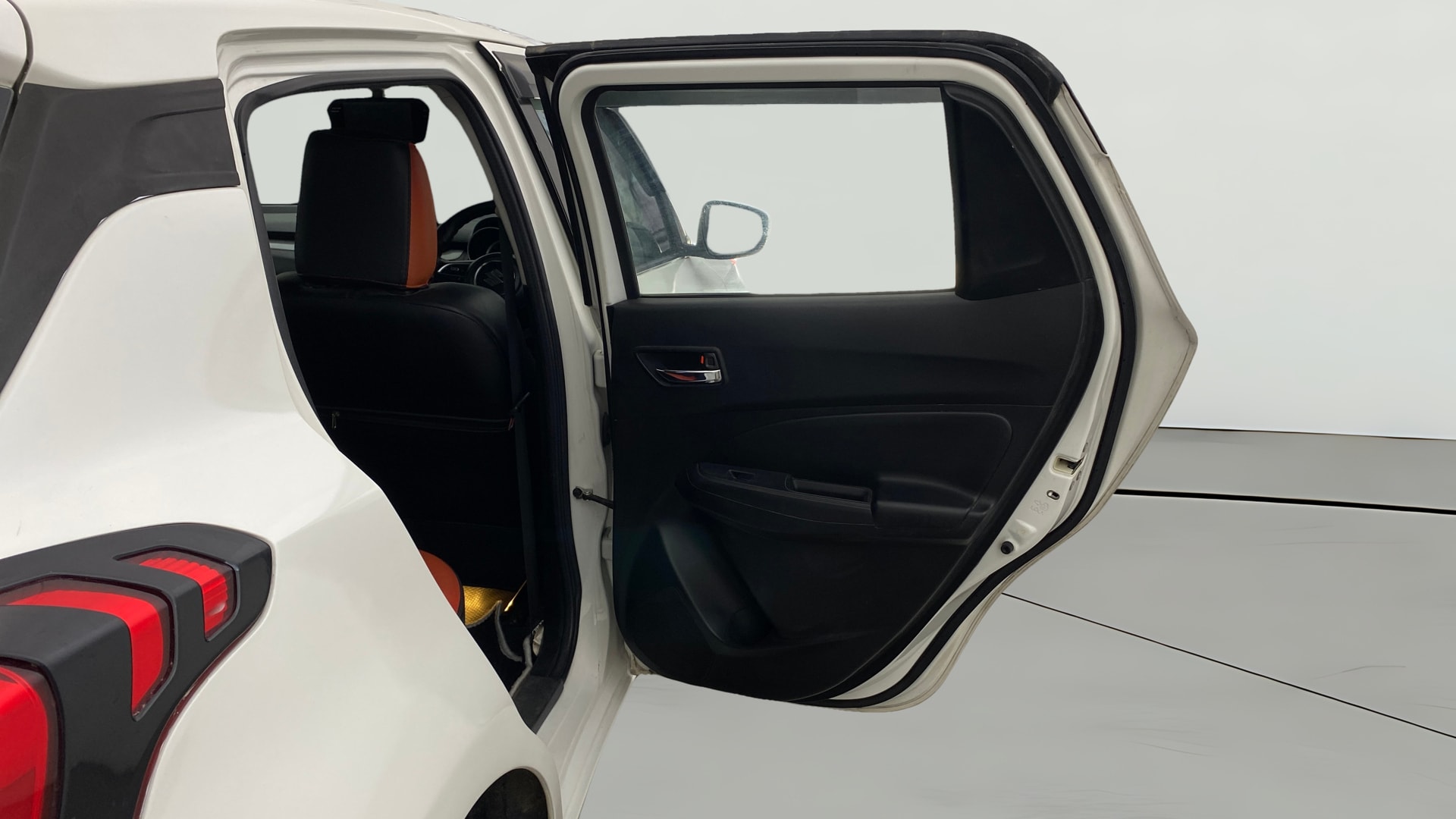 View 2019 Maruti Suzuki 1000 Base Variant Image 7 Used 2019 Maruti Suzuki 1000 Base Variant Image 7