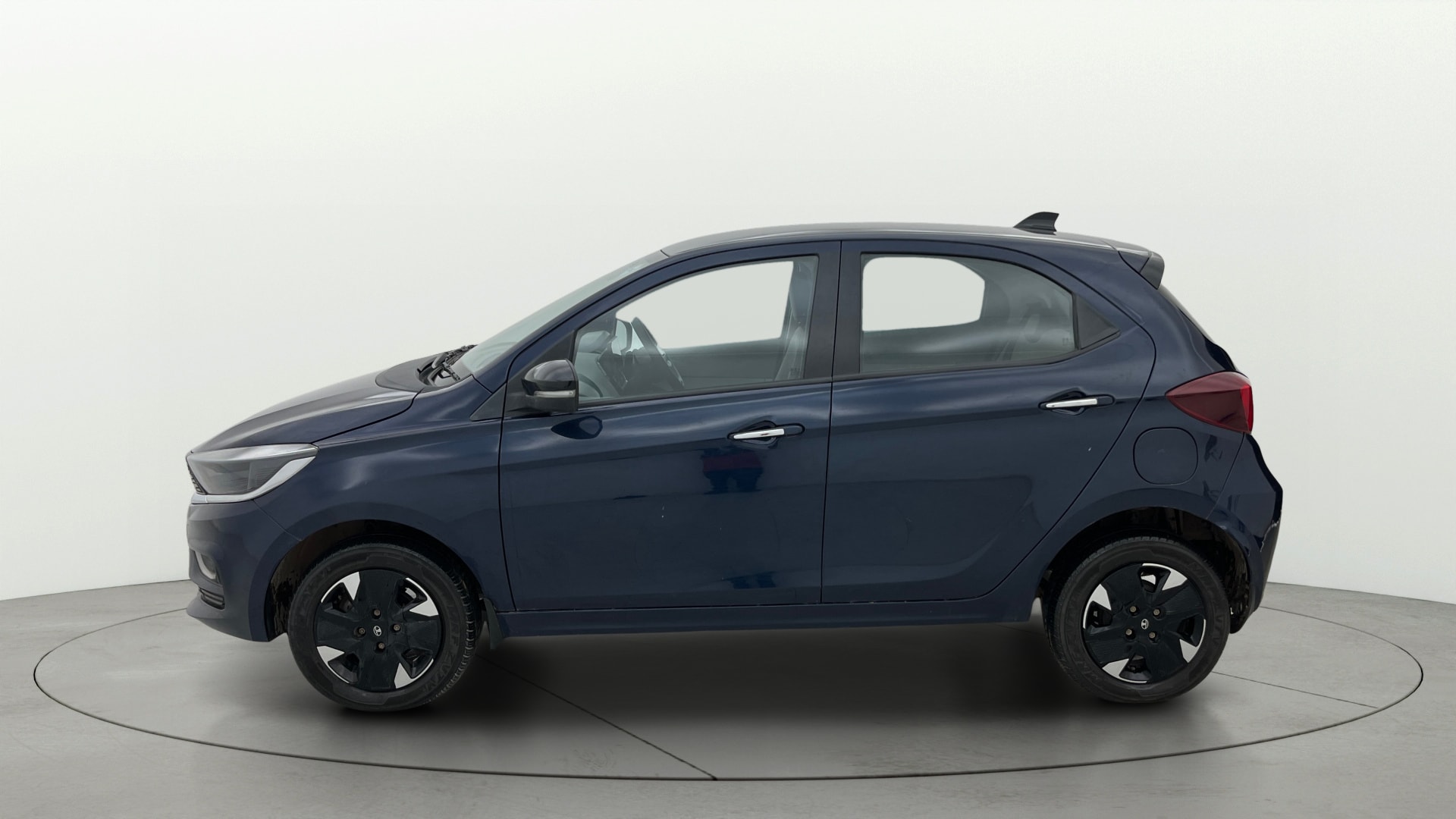 View 2025 Tata Tiago Revotorq XB Image 6 Used 2025 Tata Tiago Revotorq XB Image 6