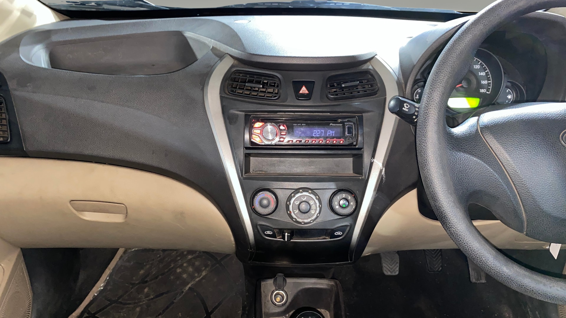 View 2014 Hyundai EON Era Plus Image 17 Used 2014 Hyundai EON Era Plus Image 17