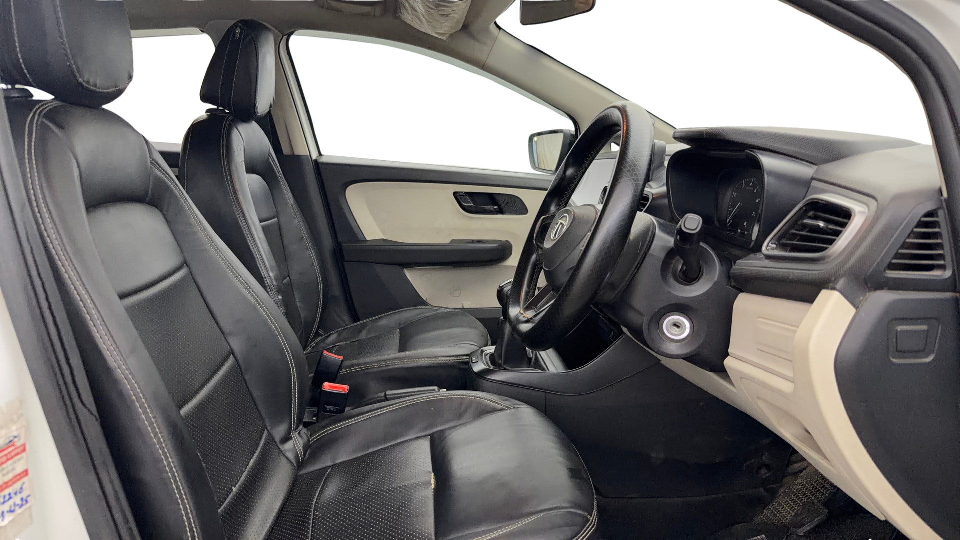 View 2021 Tata Altroz XE Petrol Image 25 Used 2021 Tata Altroz XE Petrol Image 25