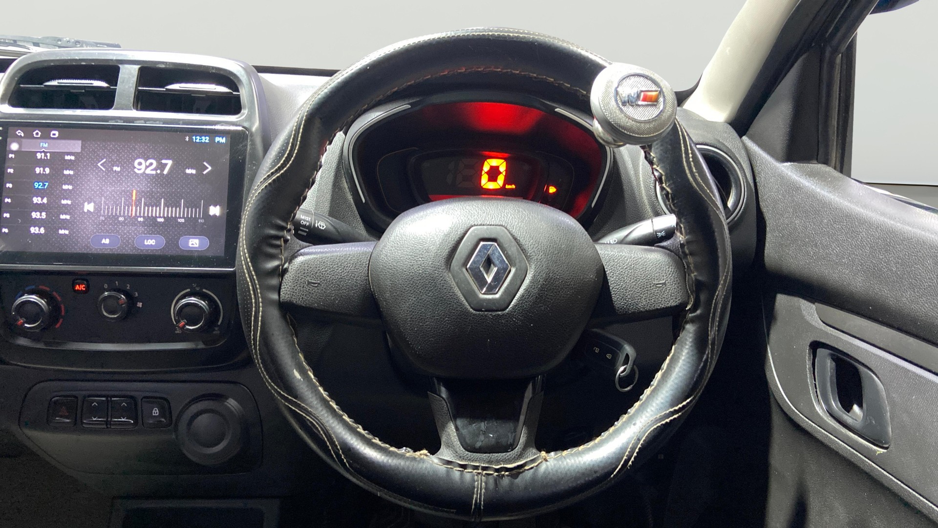 View 2018 Renault Kwid RXL Image 12 Used 2018 Renault Kwid RXL Image 12