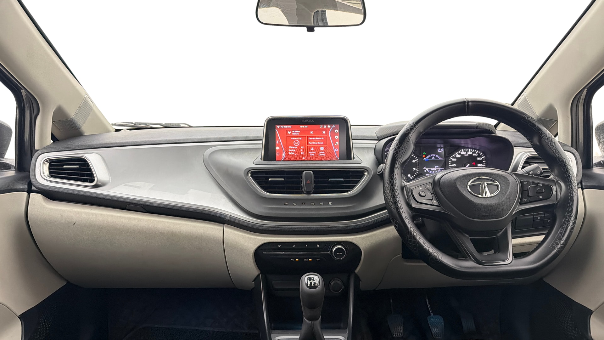 View 2022 Tata Altroz XT Petrol Image 30 Used 2022 Tata Altroz XT Petrol Image 30