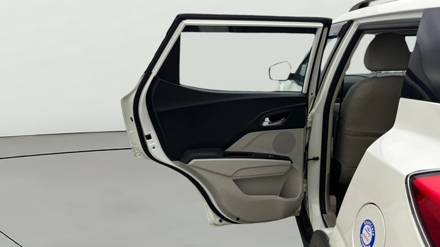 View Mahindra XUV300 Image 15 Used Mahindra XUV300 Image 15