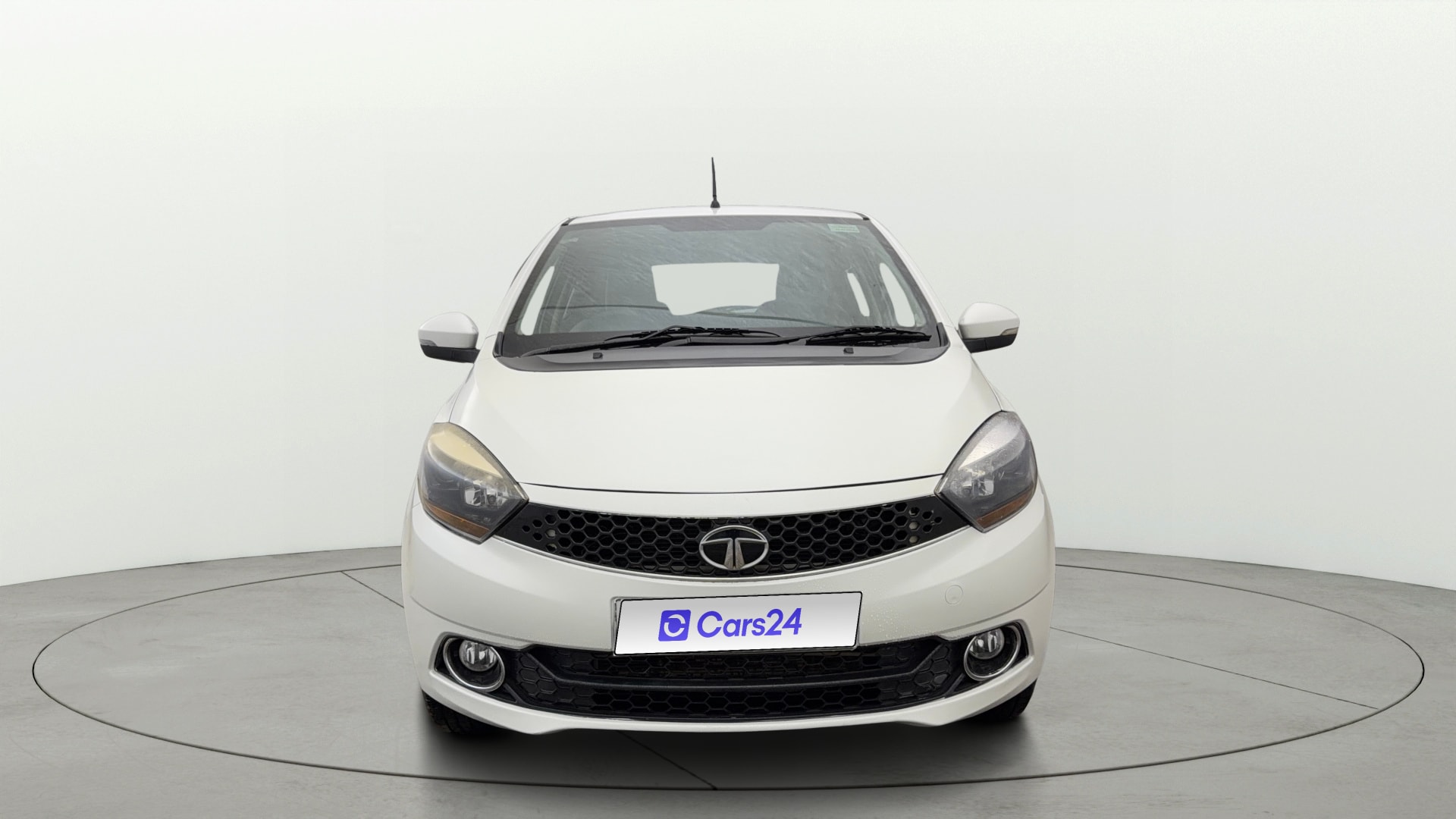 View 2019 Tata Tiago Revotorq XB Image 1 Used 2019 Tata Tiago Revotorq XB Image 1