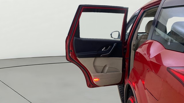 View Mahindra XUV500 Image 16 Used Mahindra XUV500 Image 16